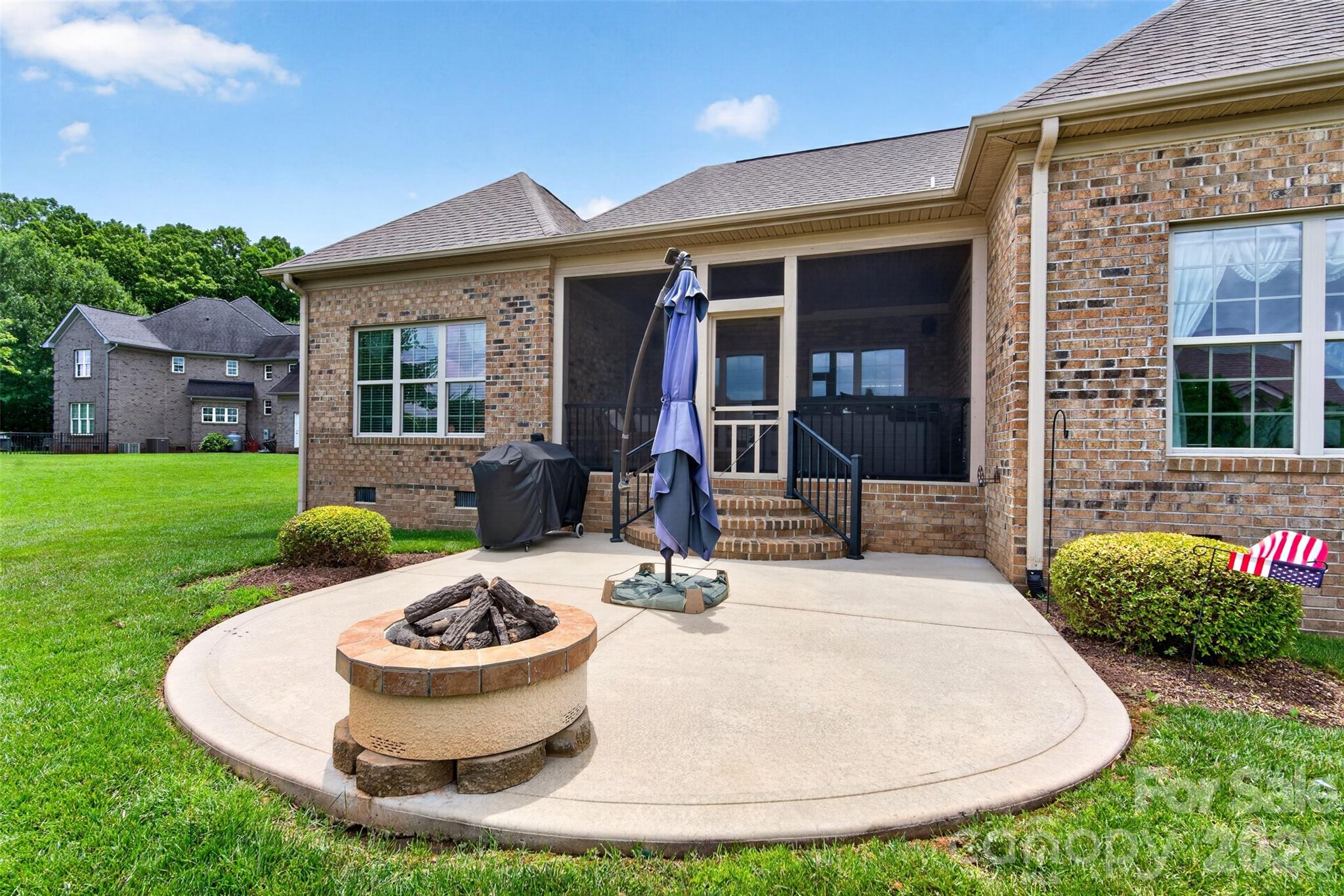 2330 Shiny Leaf Drive Property Photo 36