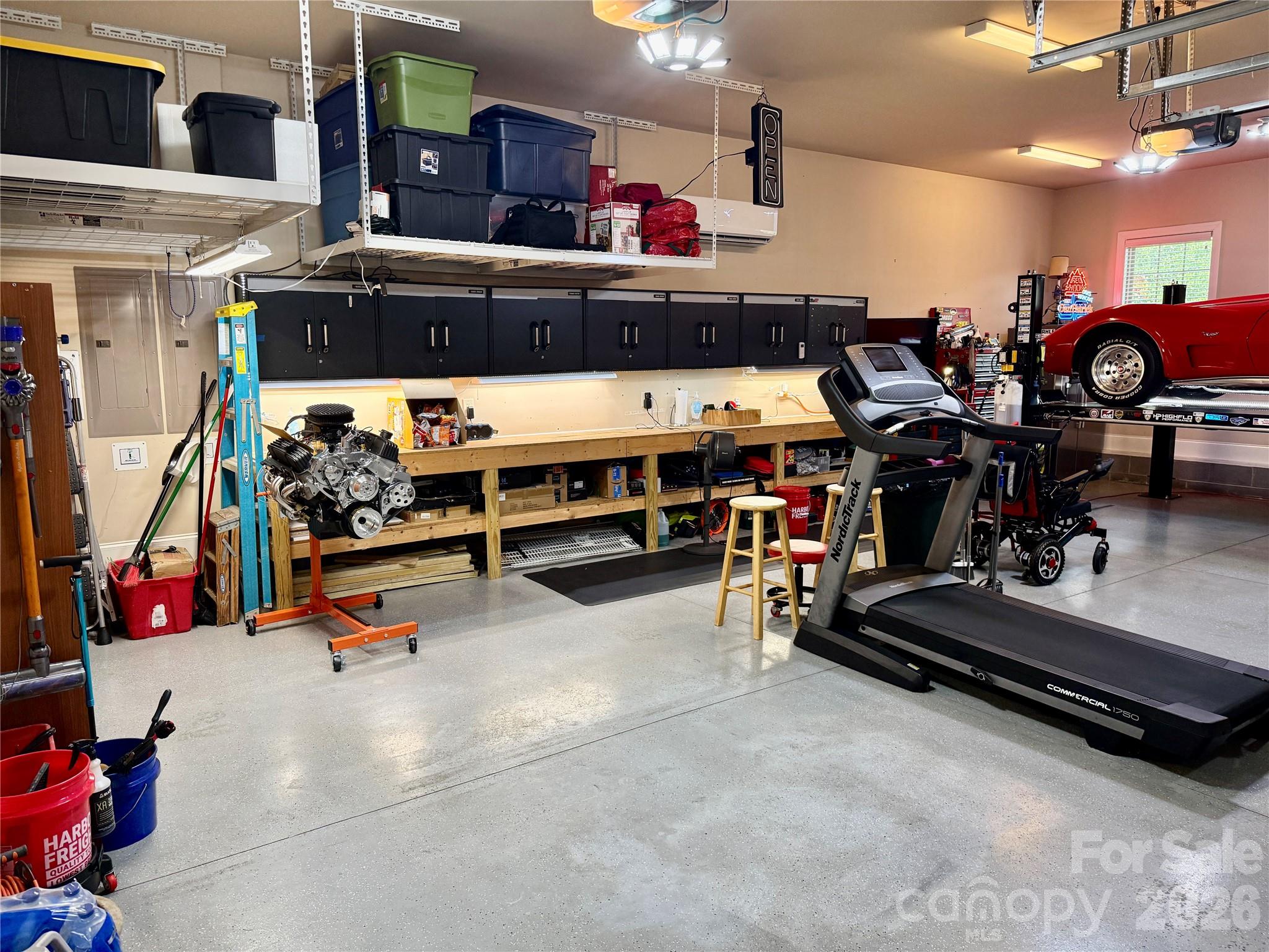 2330 Shiny Leaf Drive Property Photo 39