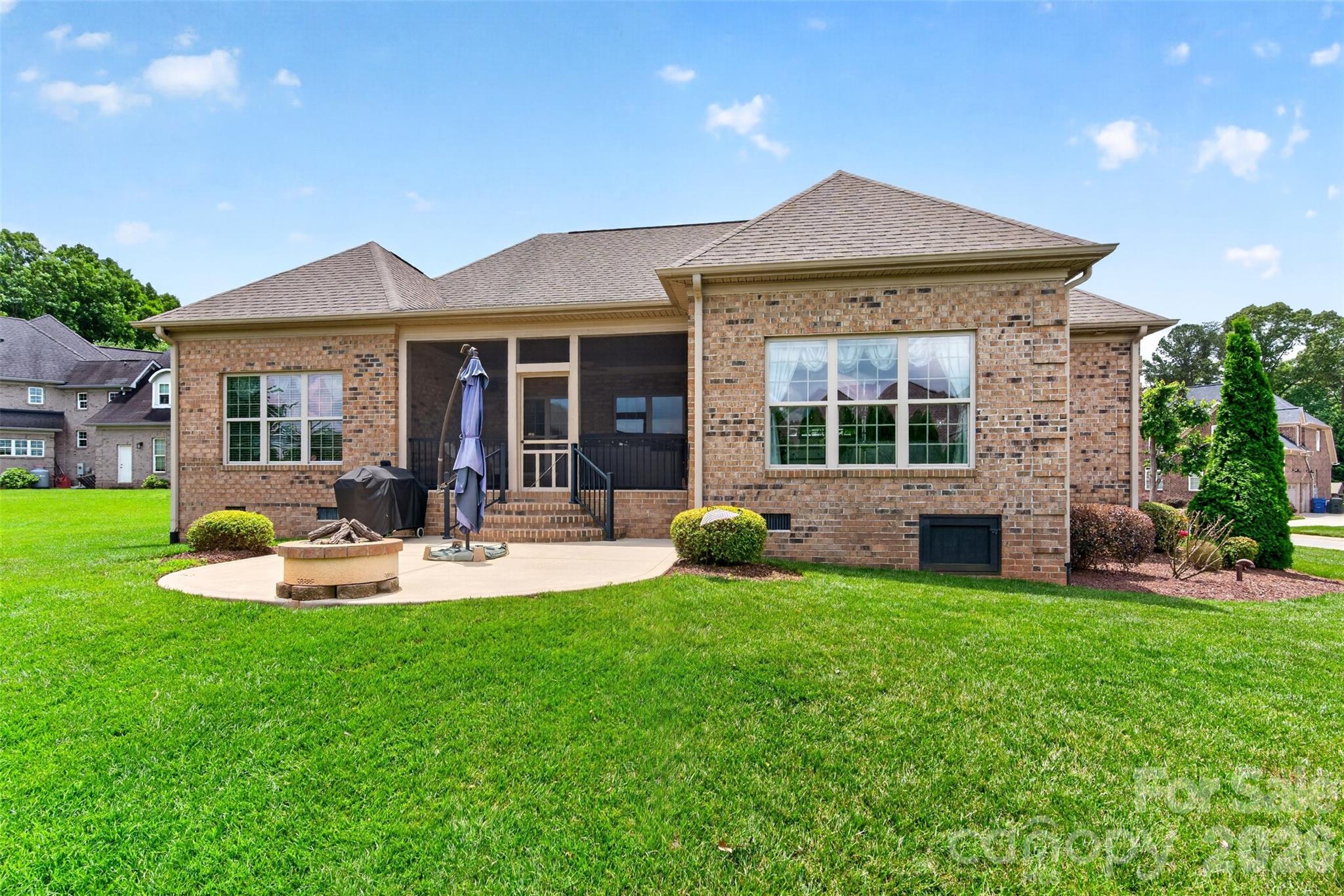 2330 Shiny Leaf Drive Property Photo 45