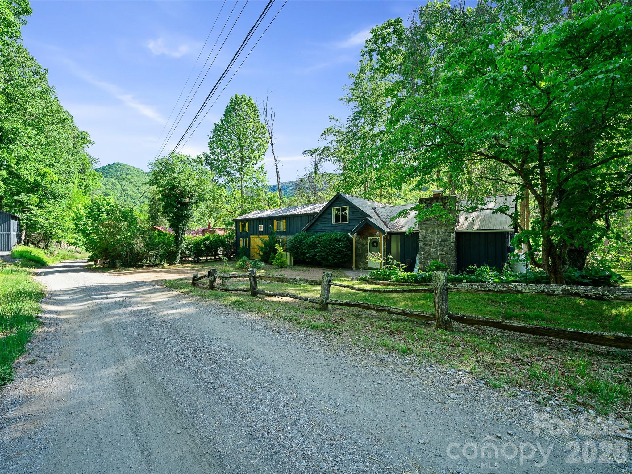 137 Mountain Farm Road Property Photo 1