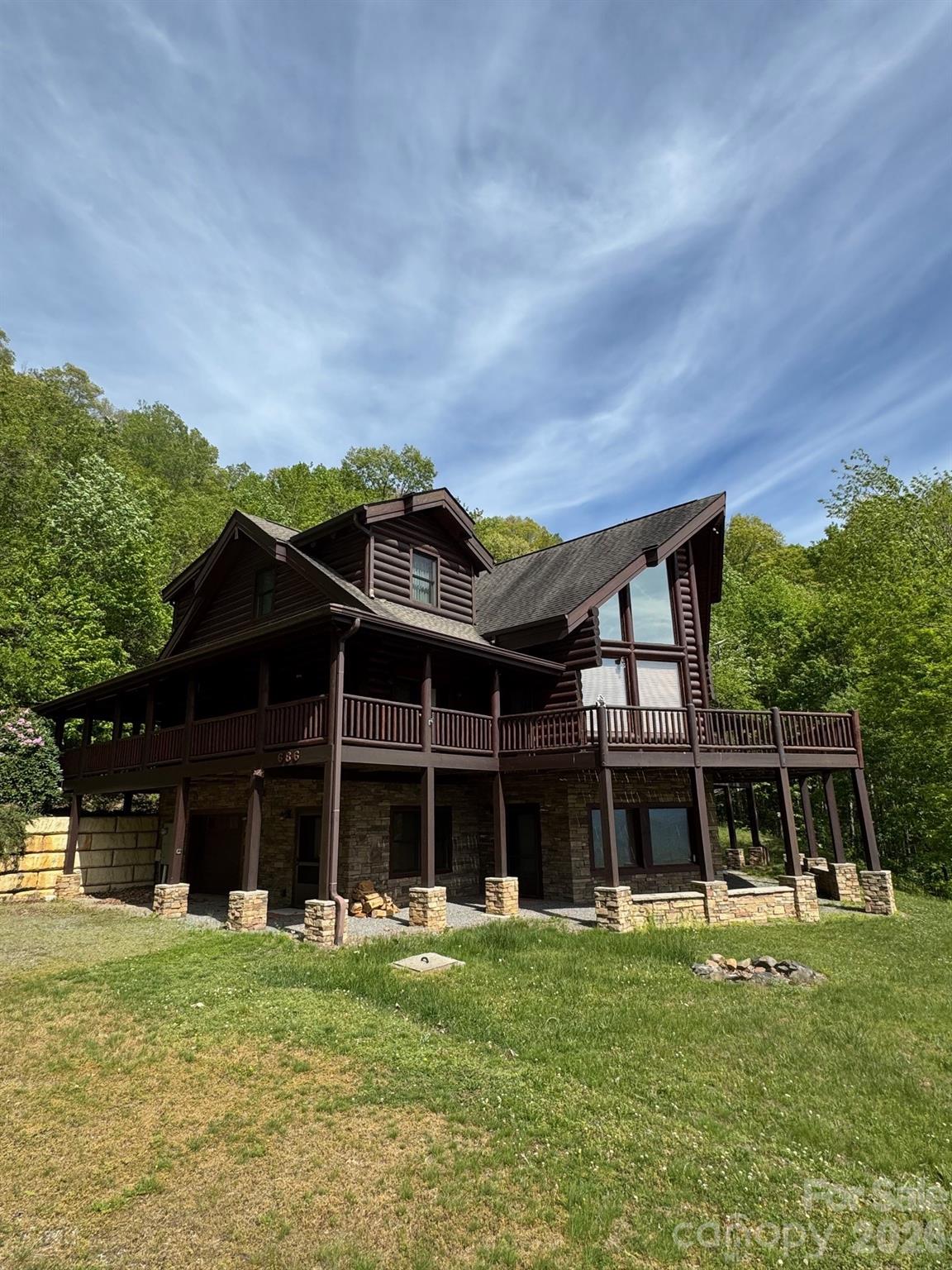 686 Hyacinth Drive Property Photo 11