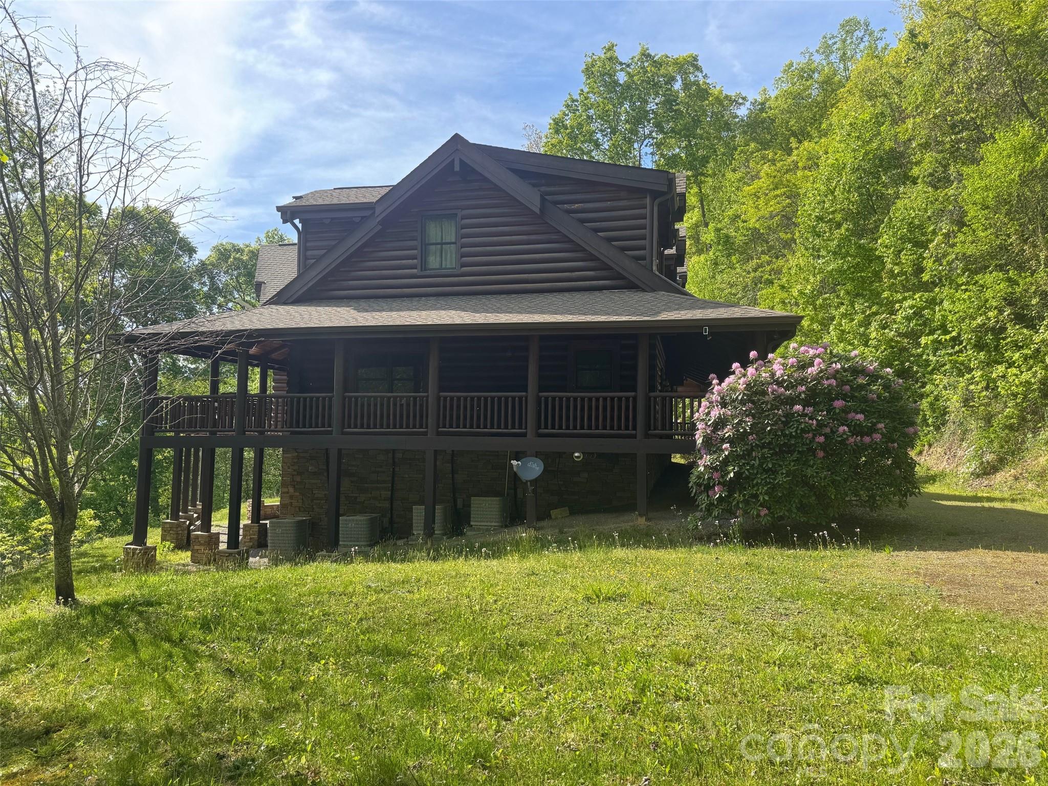 686 Hyacinth Drive Property Photo 12