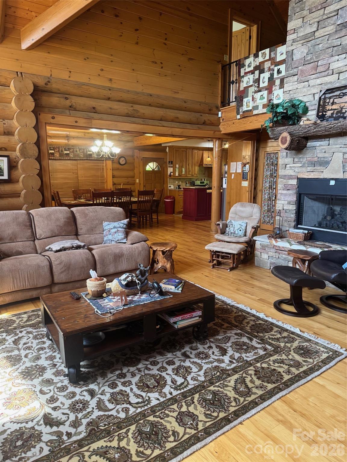 686 Hyacinth Drive Property Photo 16