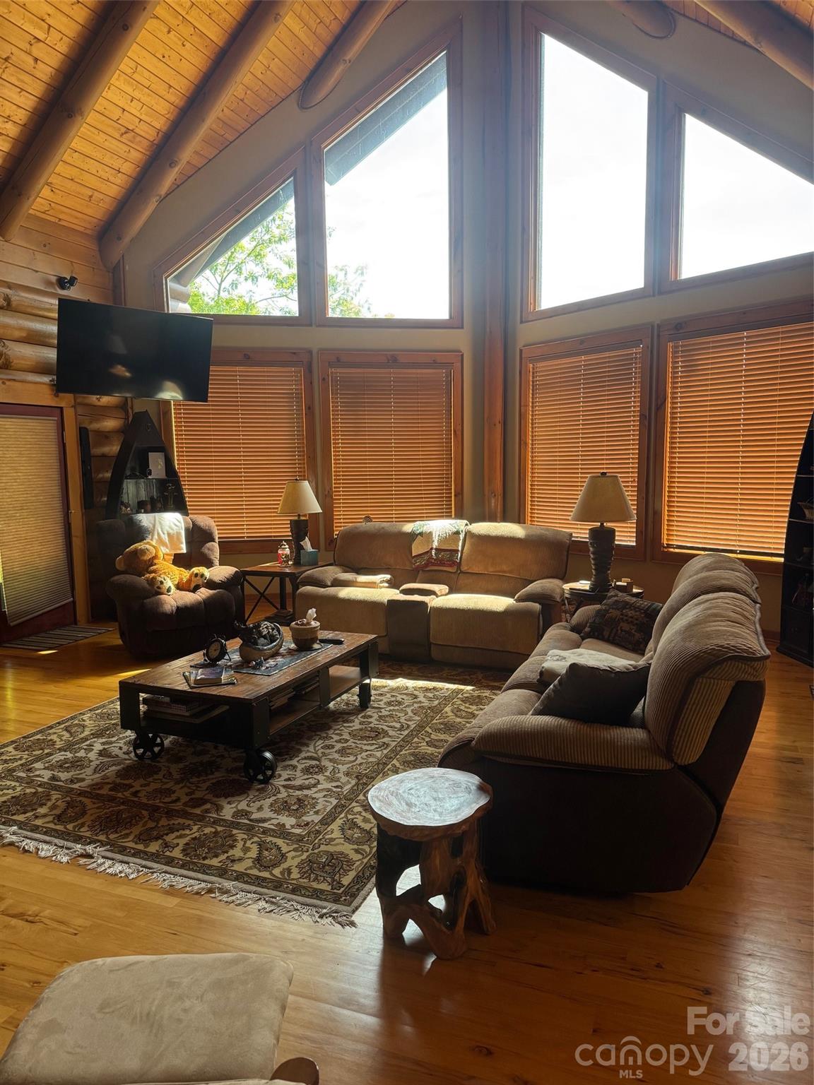 686 Hyacinth Drive Property Photo 23