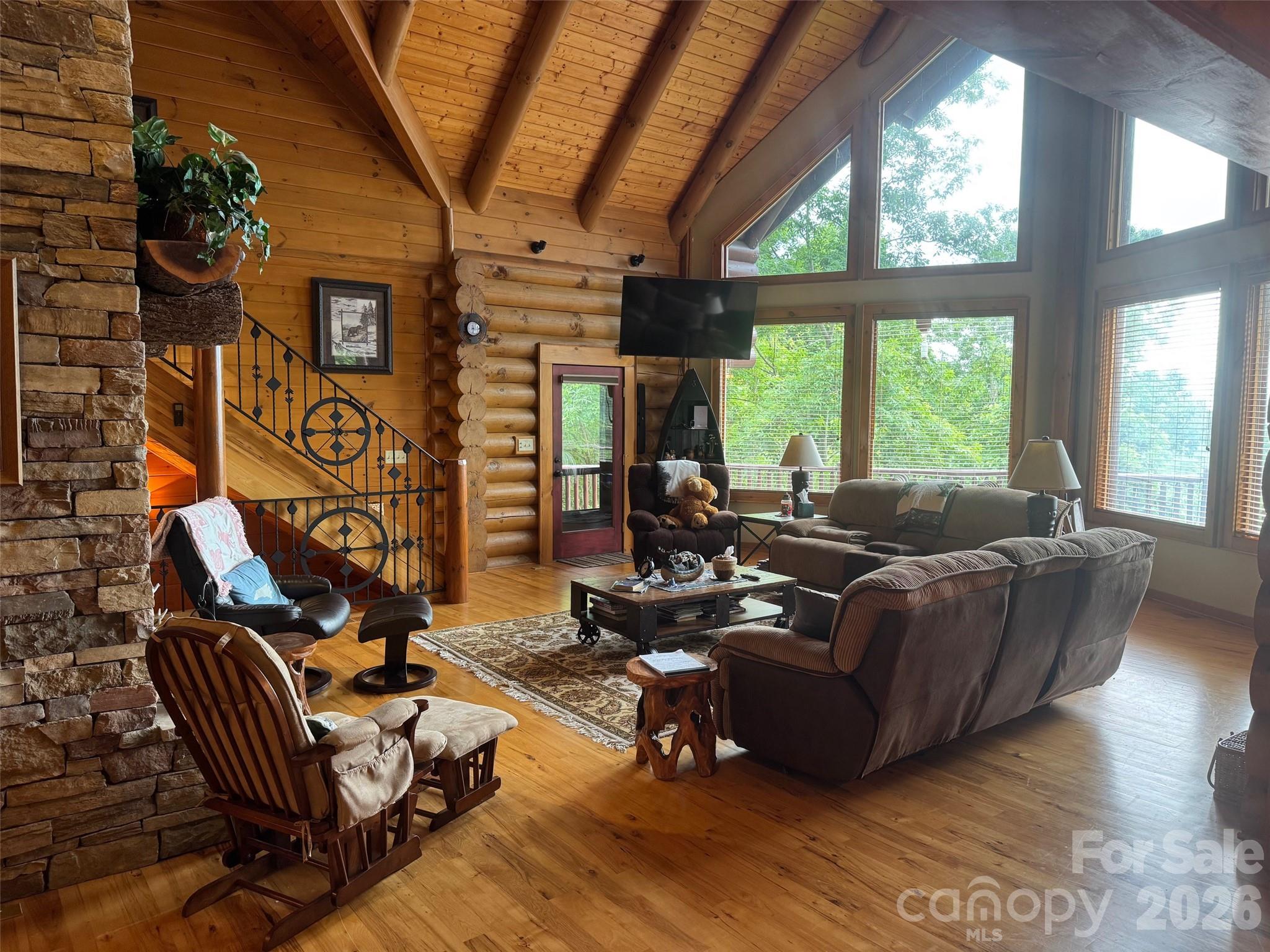 686 Hyacinth Drive Property Photo 31
