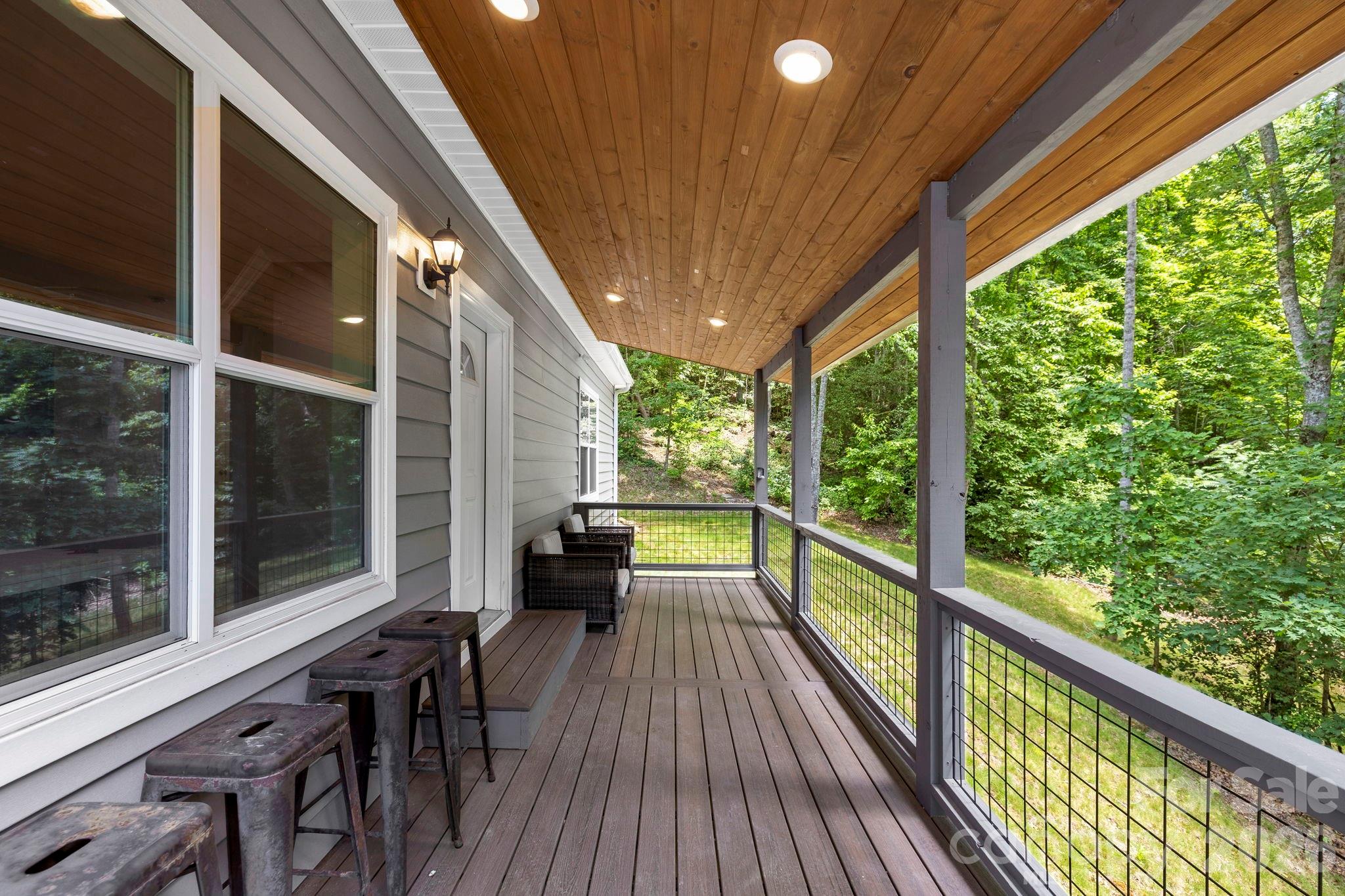 311 Charming Lane Property Photo 6