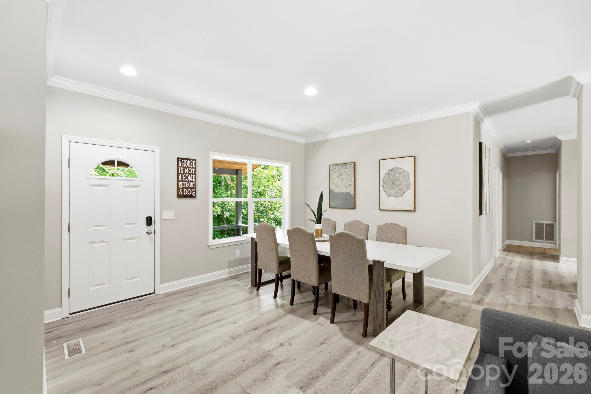 311 Charming Lane Property Photo 9