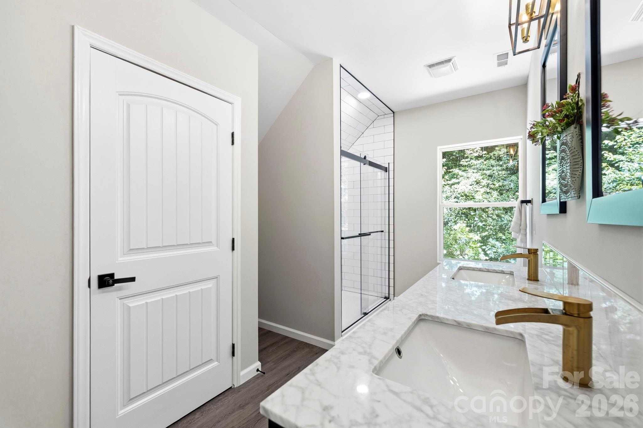 311 Charming Lane Property Photo 26