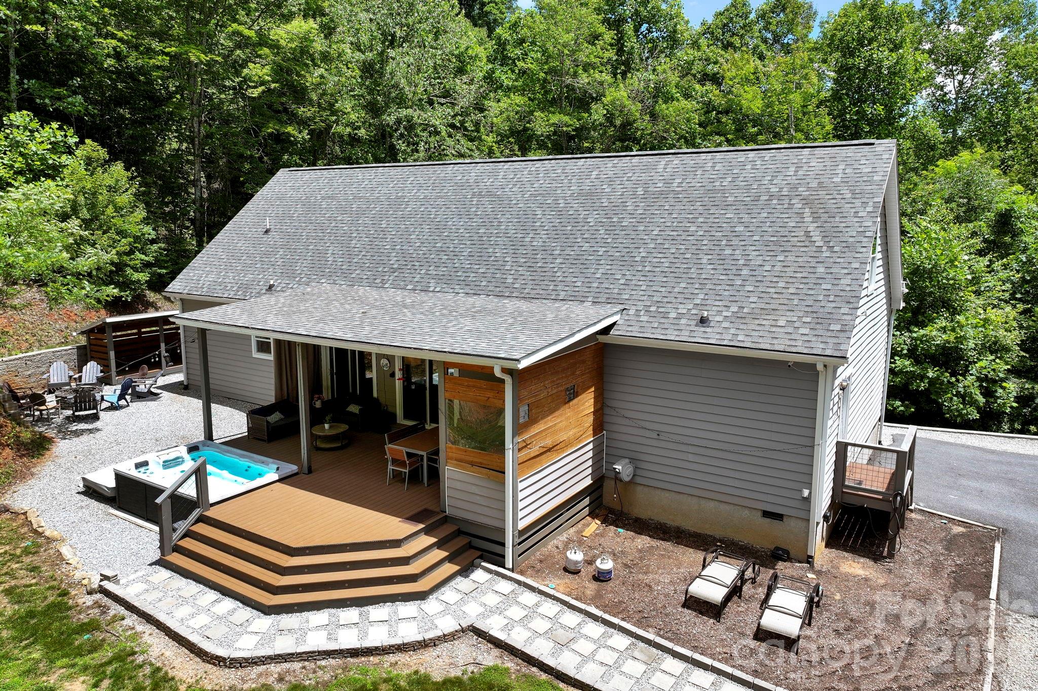311 Charming Lane Property Photo 29