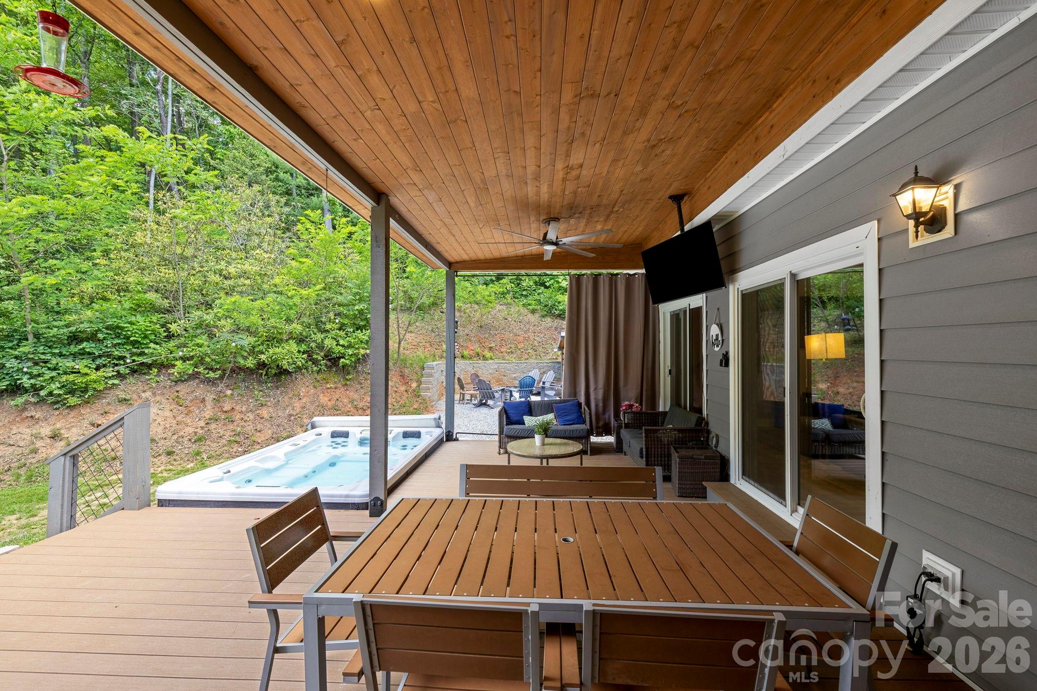 311 Charming Lane Property Photo 31