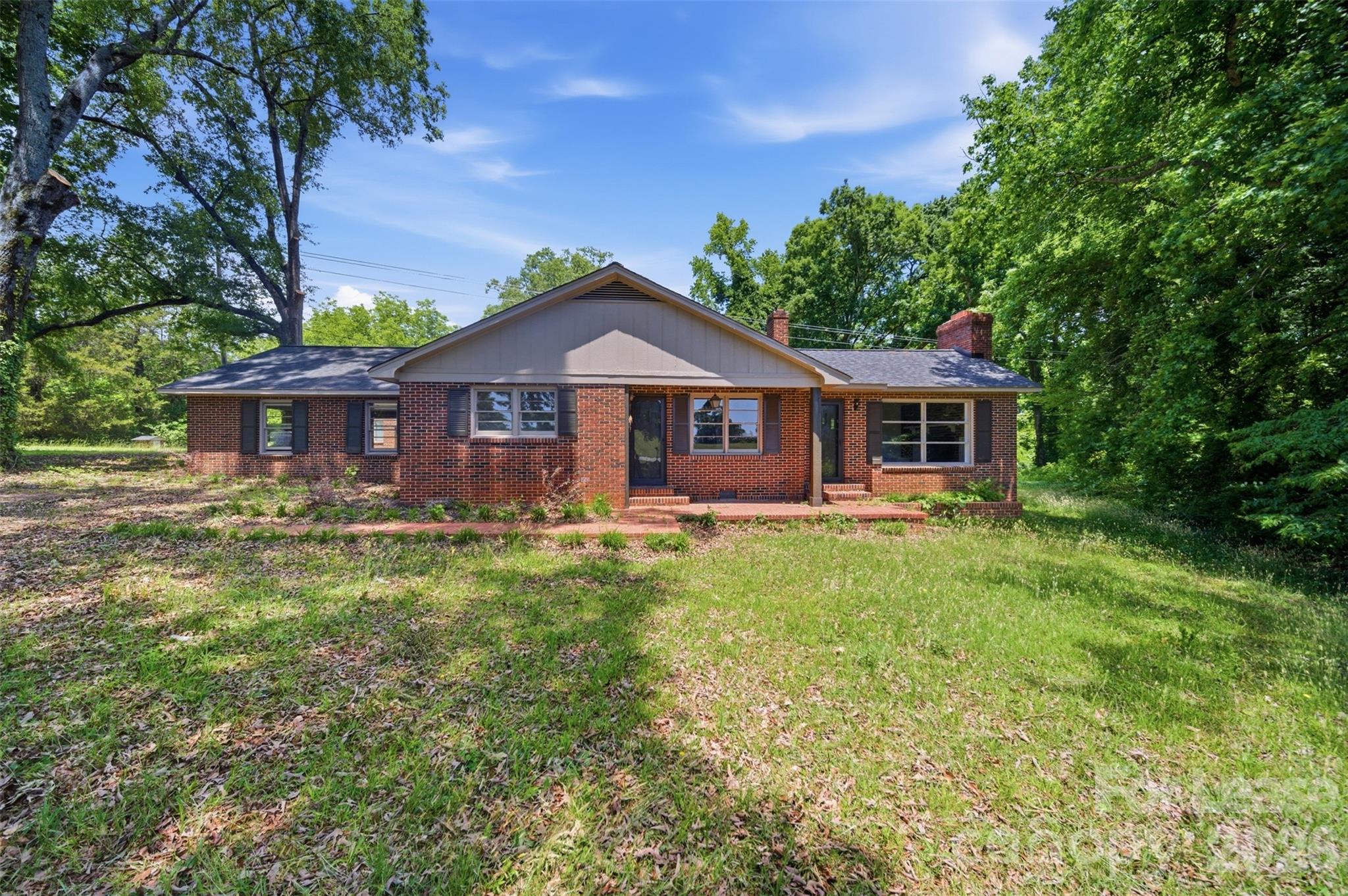 2988 Great Falls Highway Property Photo 1