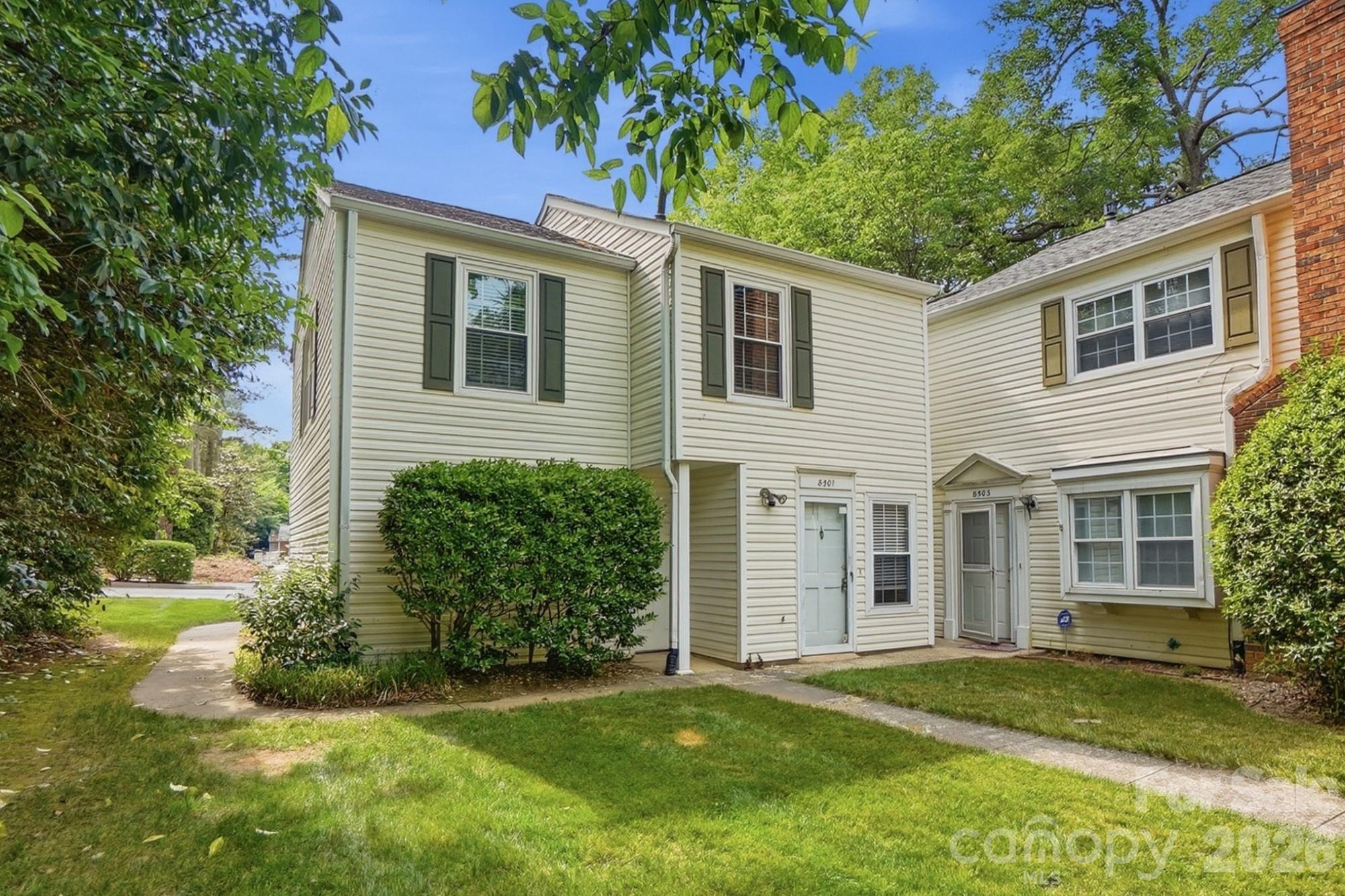 8501 Pine Thicket Court Property Photo 3