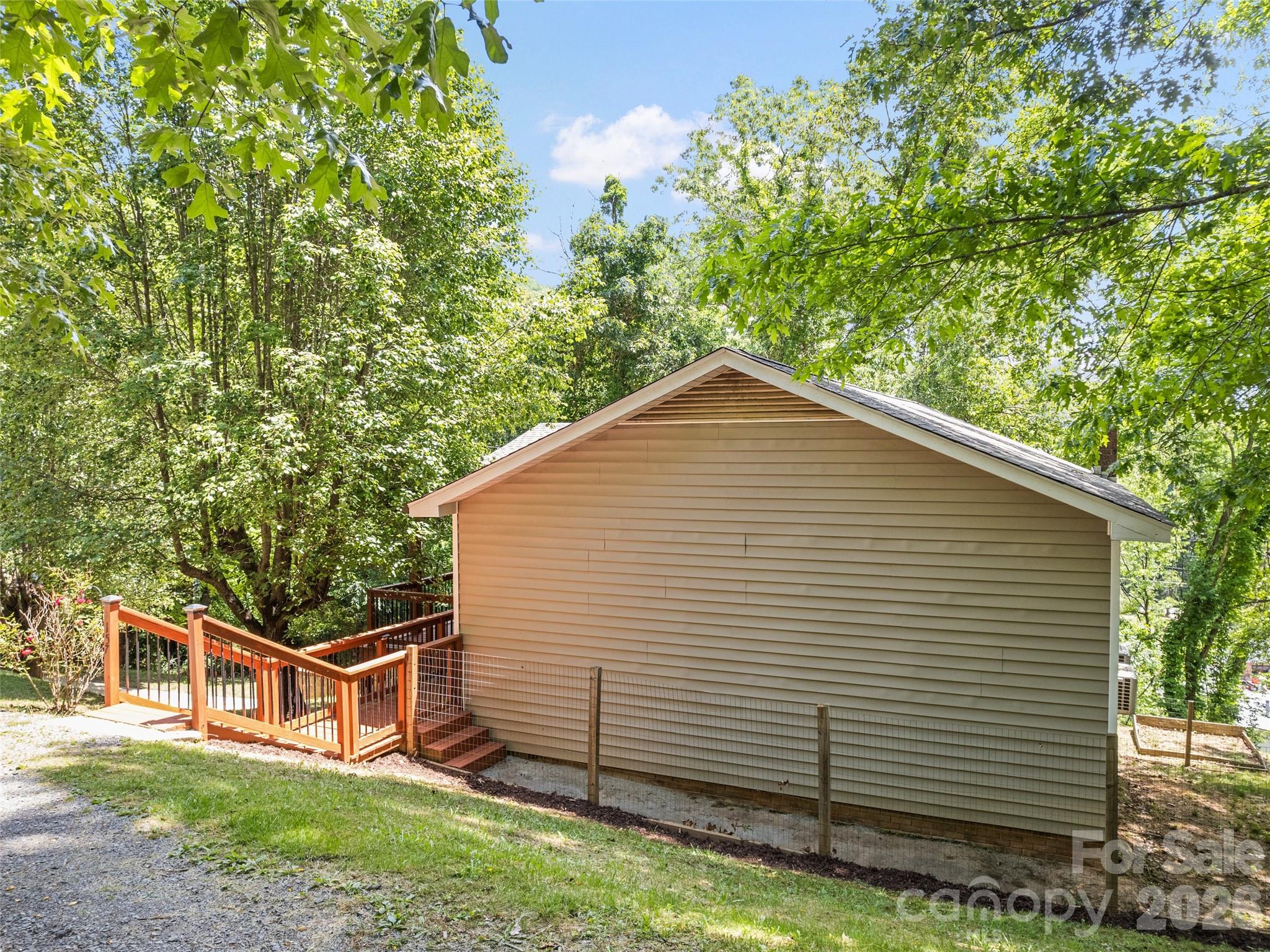 157 Highland Terrace Property Photo 6