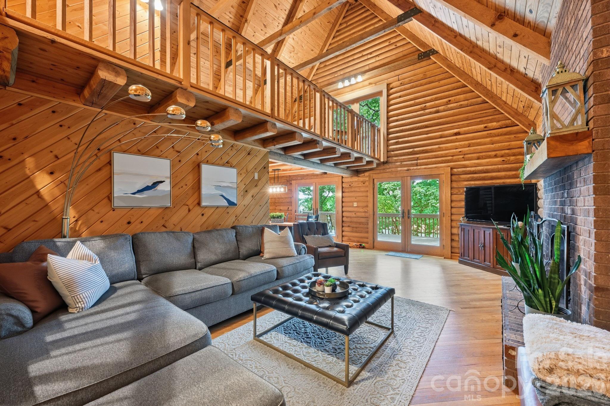 3779 Chevlot Hills Road Property Photo 11