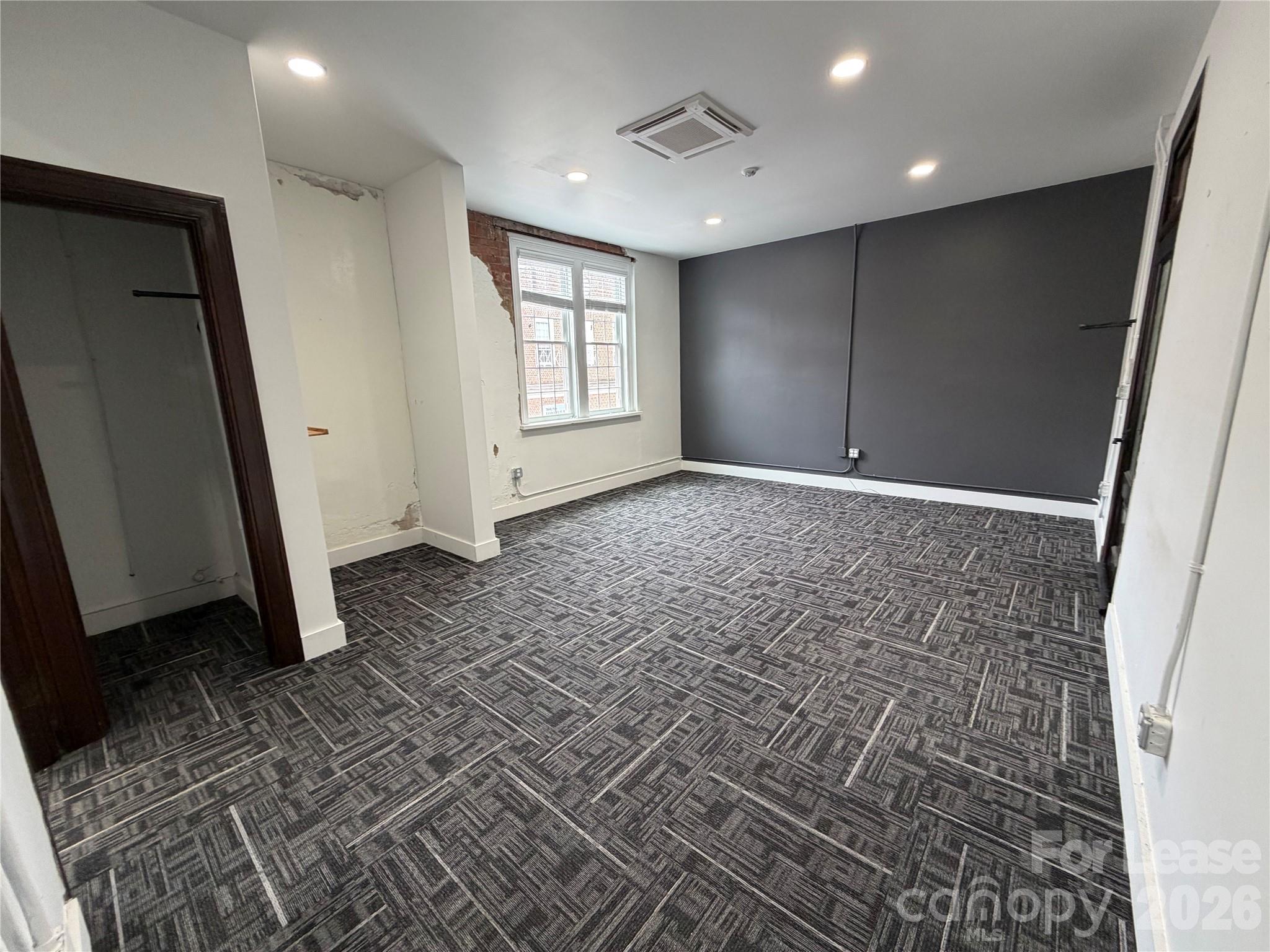 118 W A Street Property Photo 15