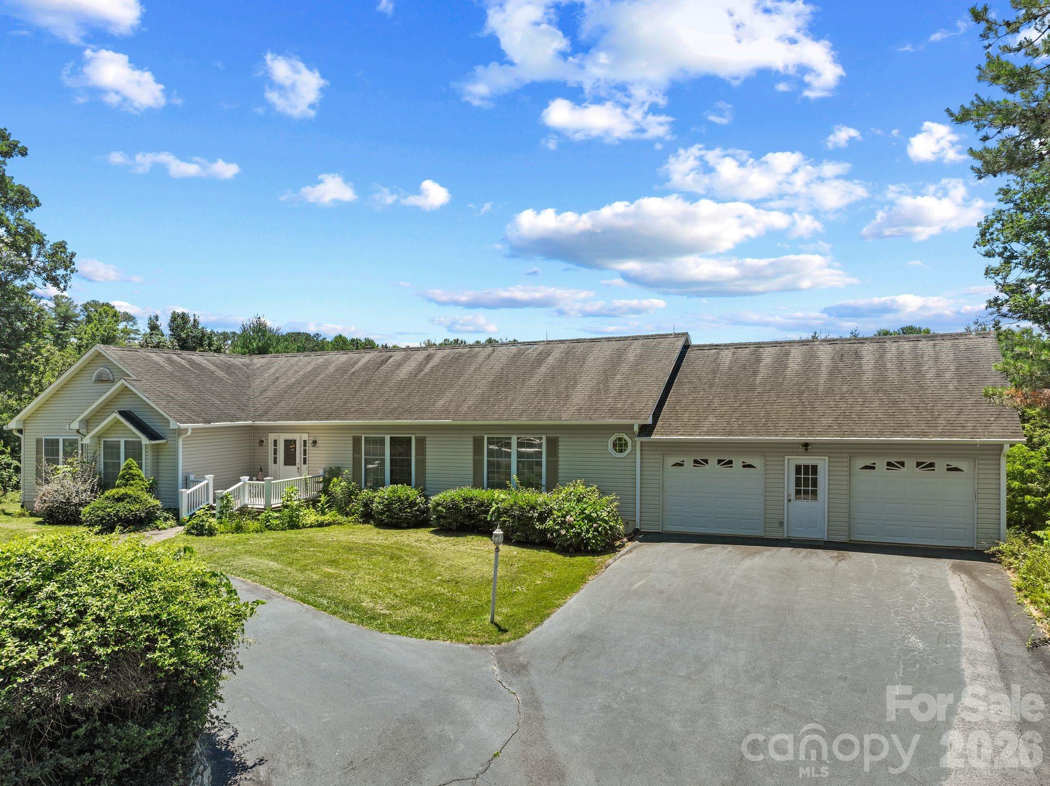 28 Song Bird Lane Property Photo 3