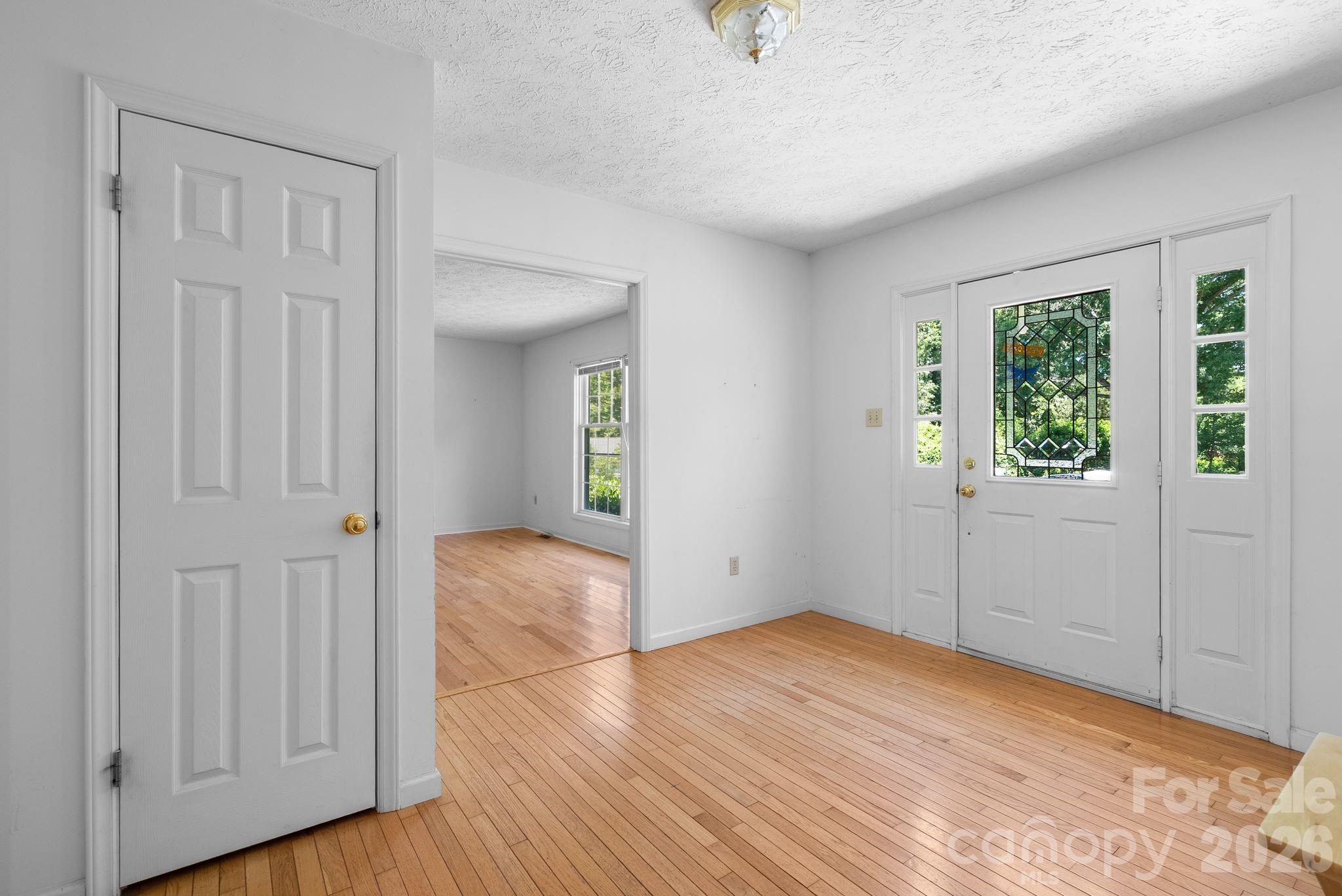 28 Song Bird Lane Property Photo 4