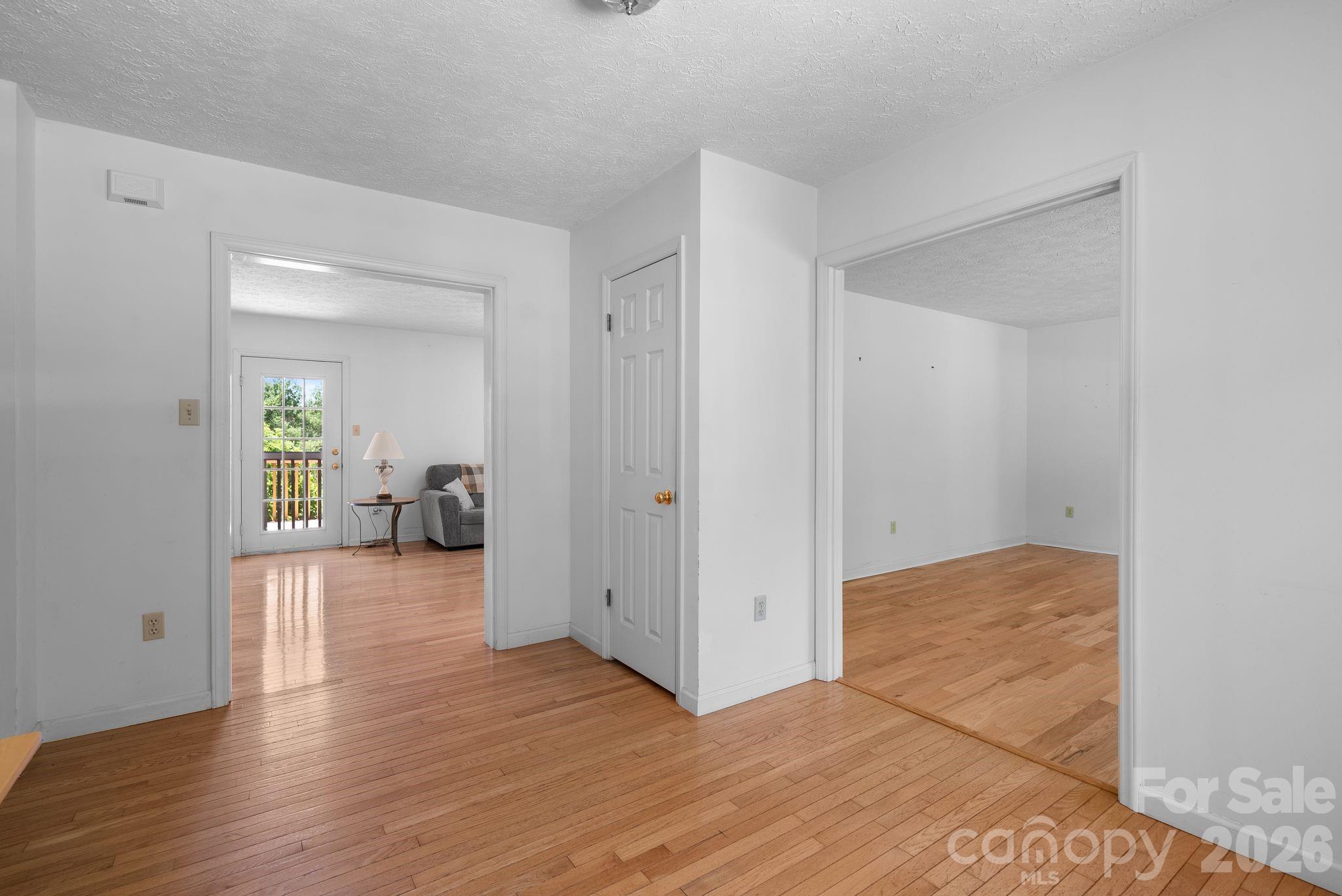28 Song Bird Lane Property Photo 5
