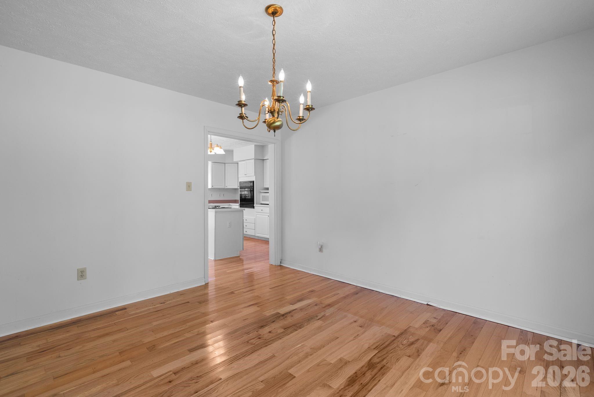 28 Song Bird Lane Property Photo 7