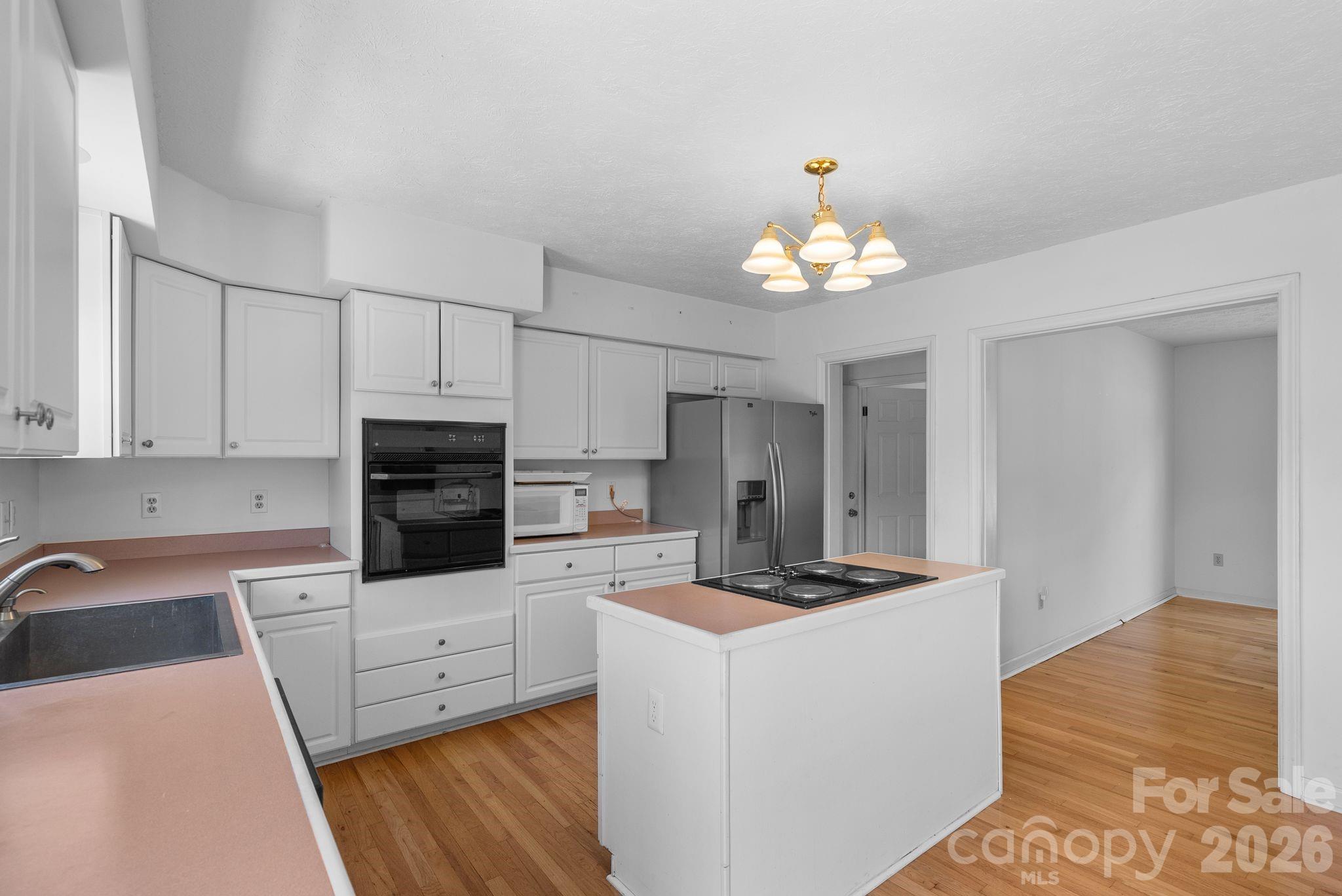 28 Song Bird Lane Property Photo 10