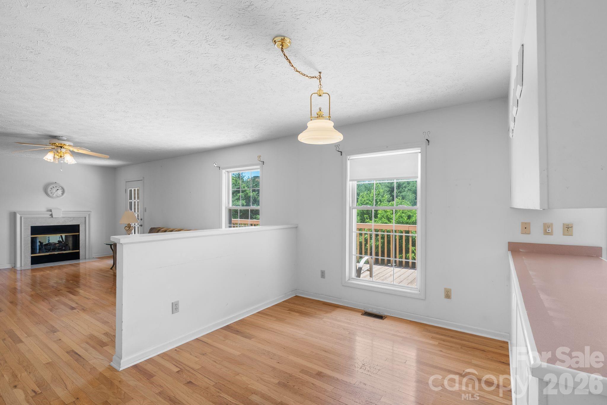 28 Song Bird Lane Property Photo 12