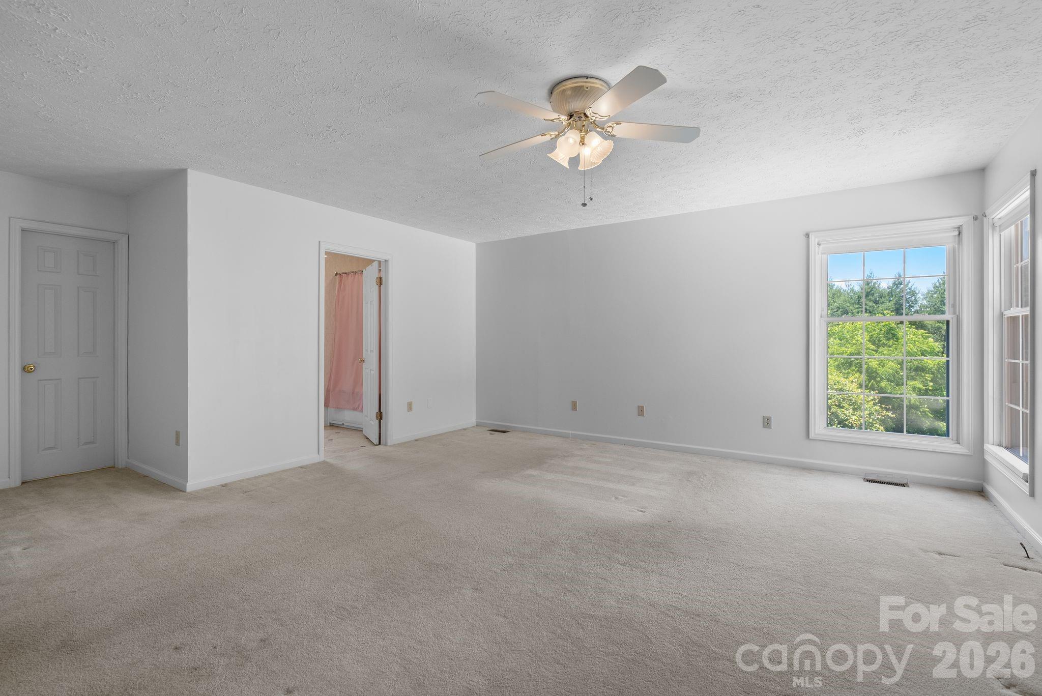 28 Song Bird Lane Property Photo 18