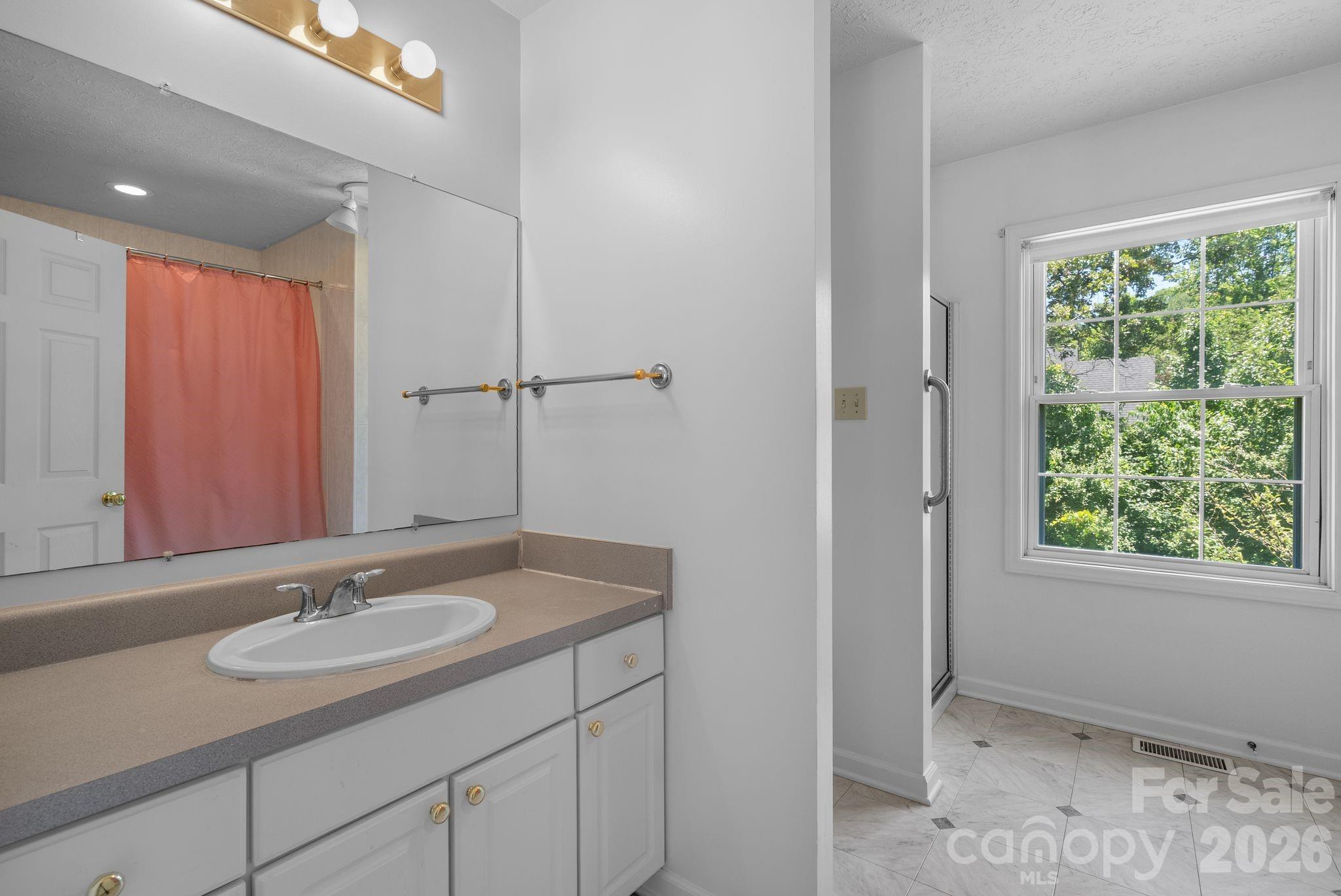 28 Song Bird Lane Property Photo 19