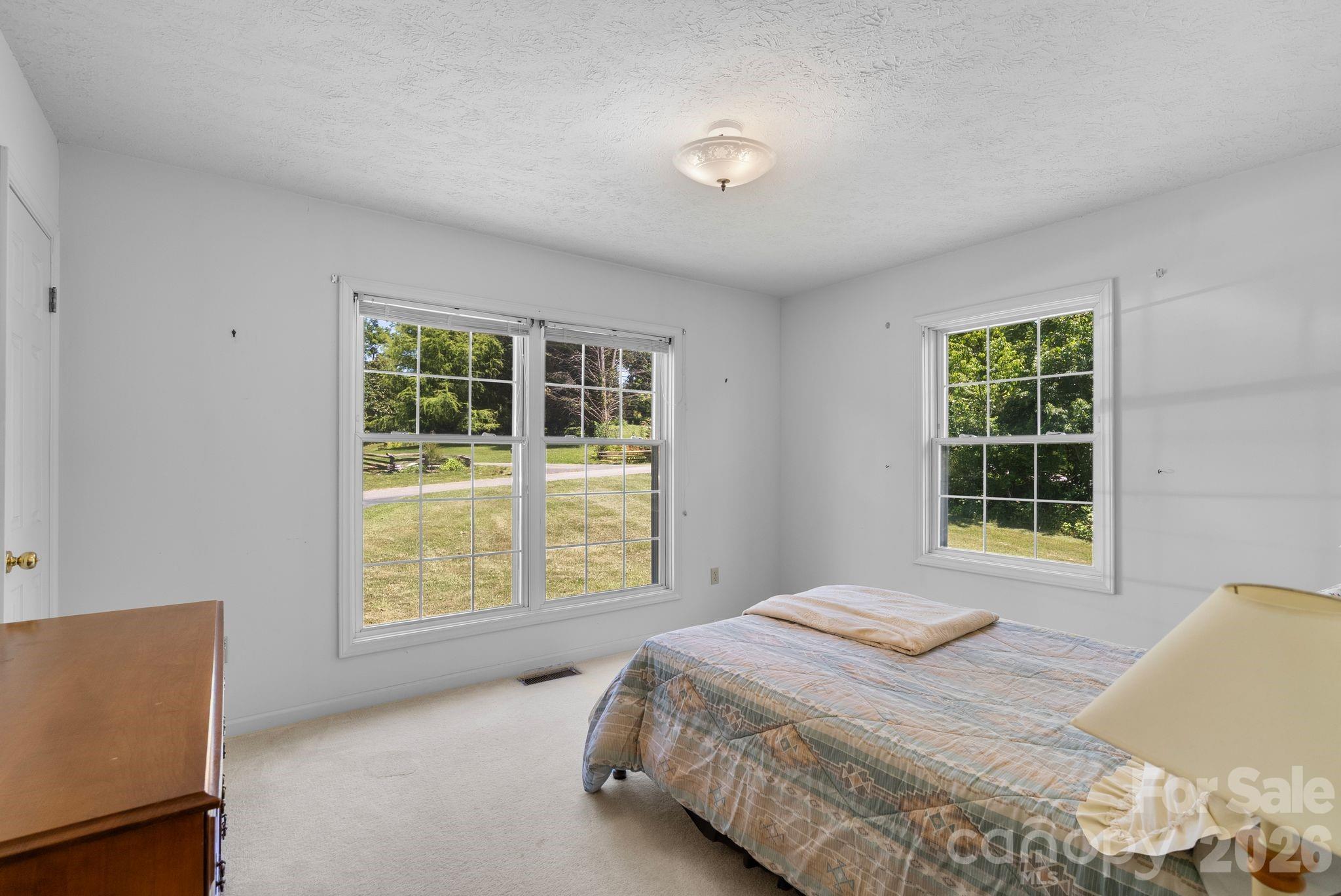 28 Song Bird Lane Property Photo 22