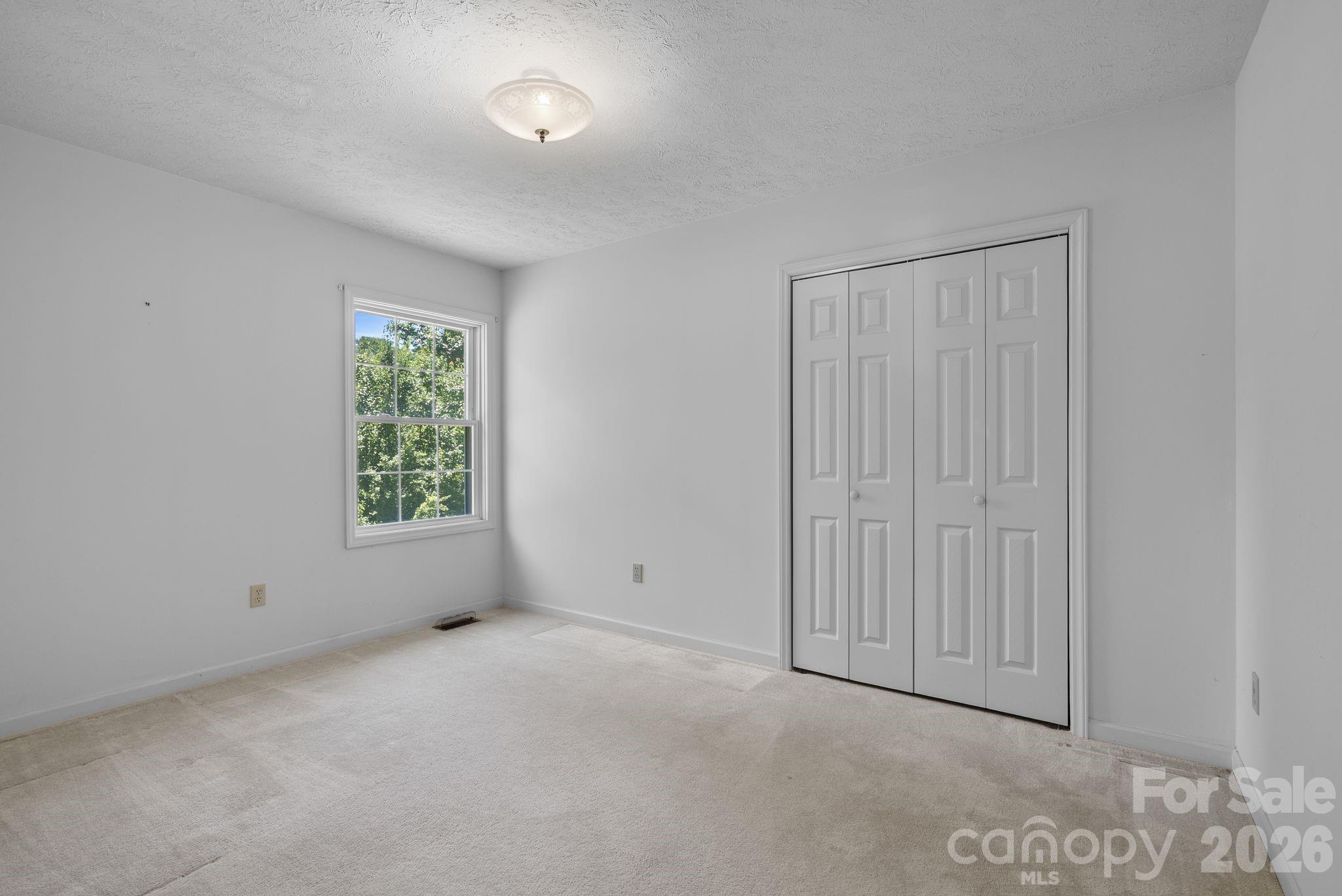28 Song Bird Lane Property Photo 25