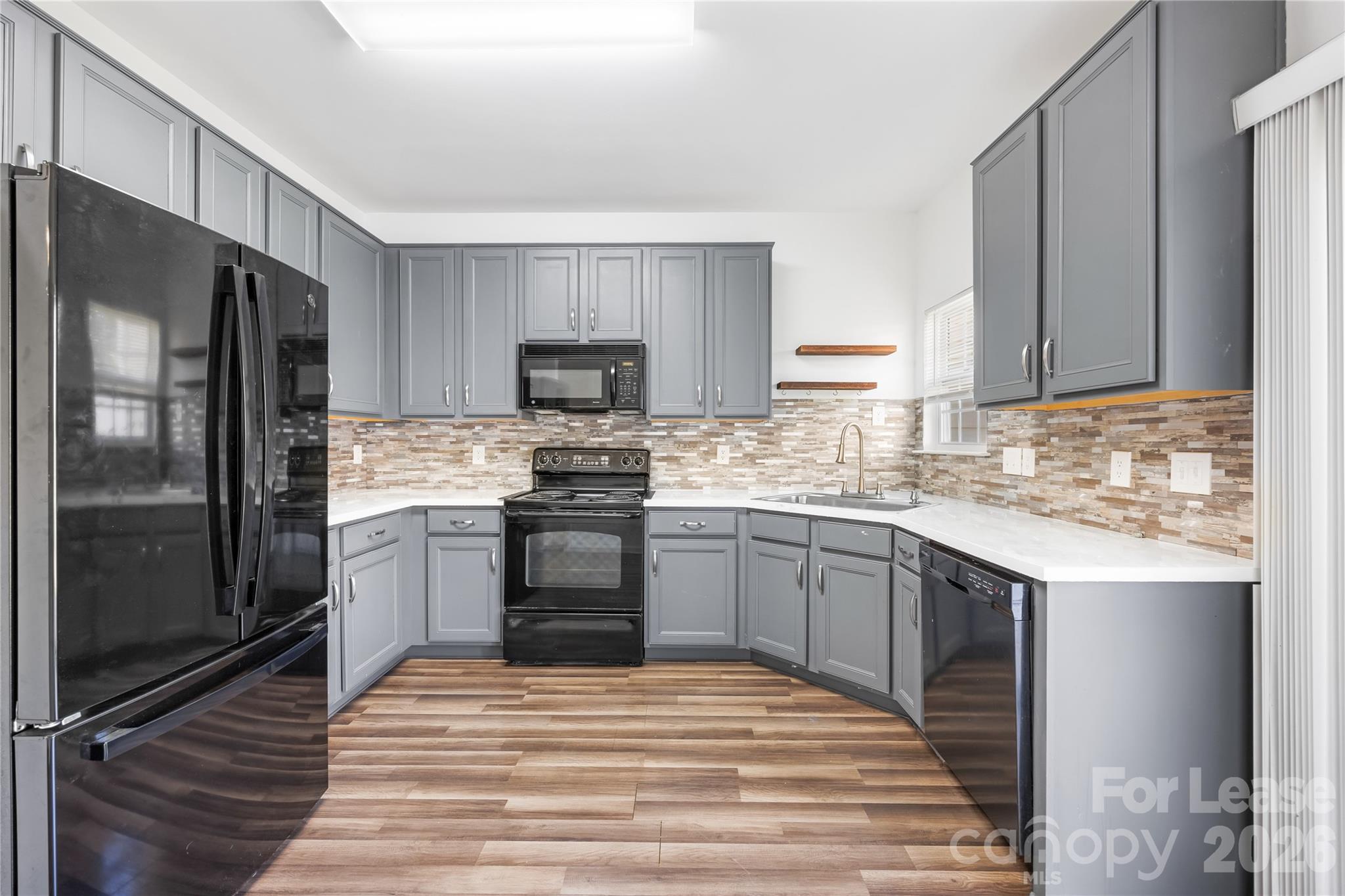 4384352 Property Photo 8