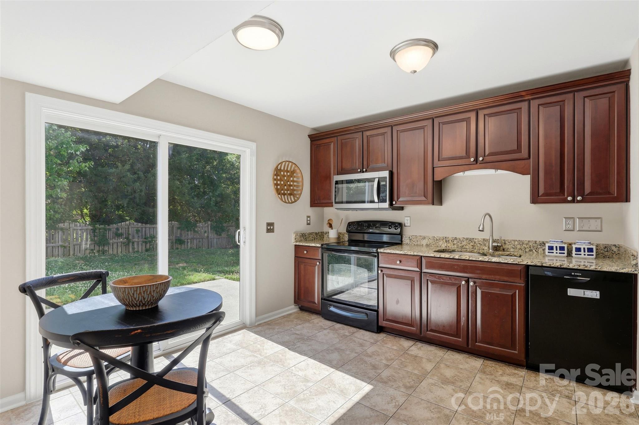 3008 Parkland Drive Property Photo 8