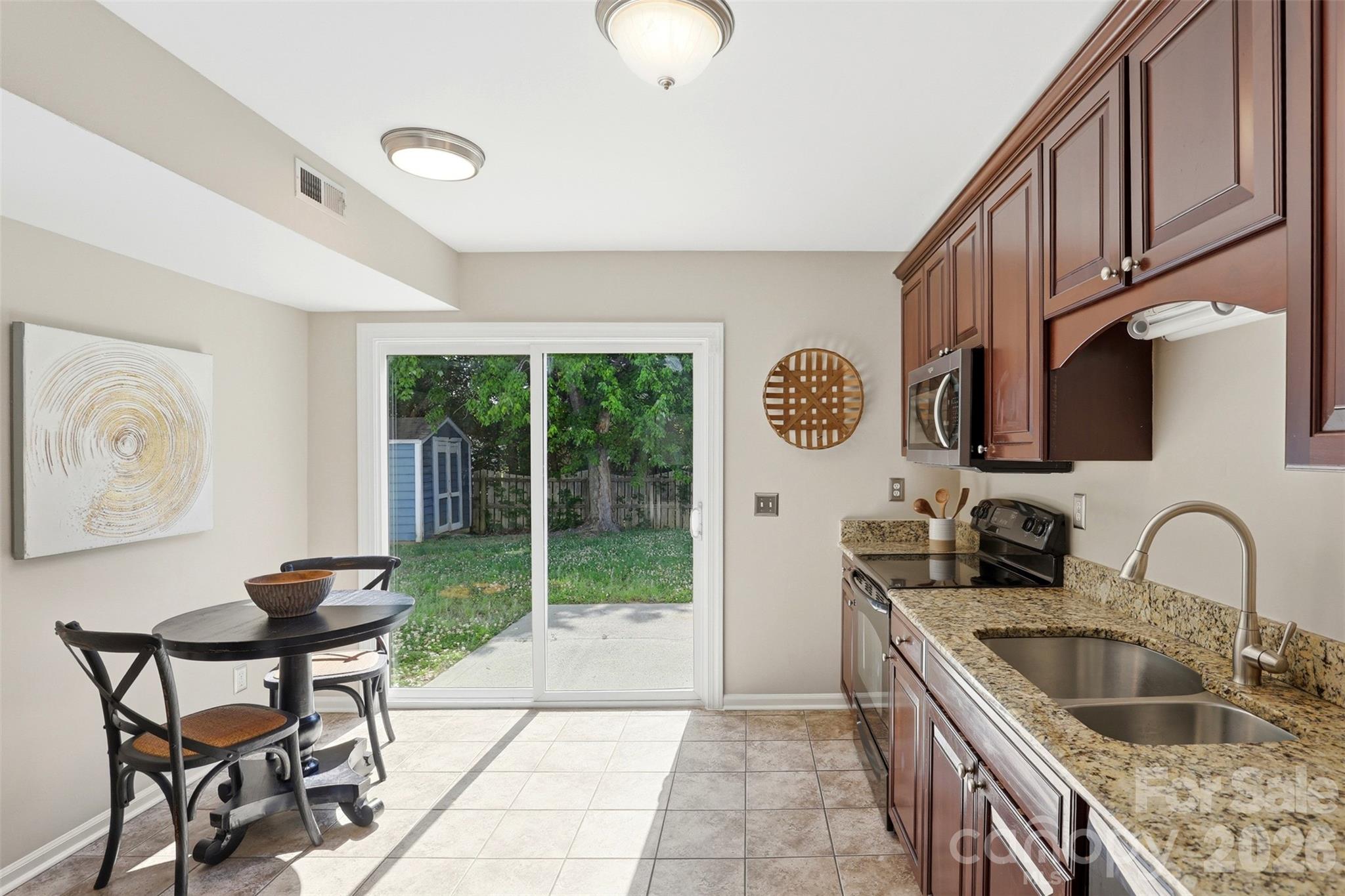 3008 Parkland Drive Property Photo 11