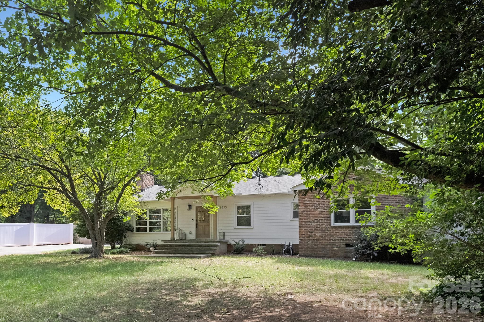 6213 Sharon Road Property Photo 3