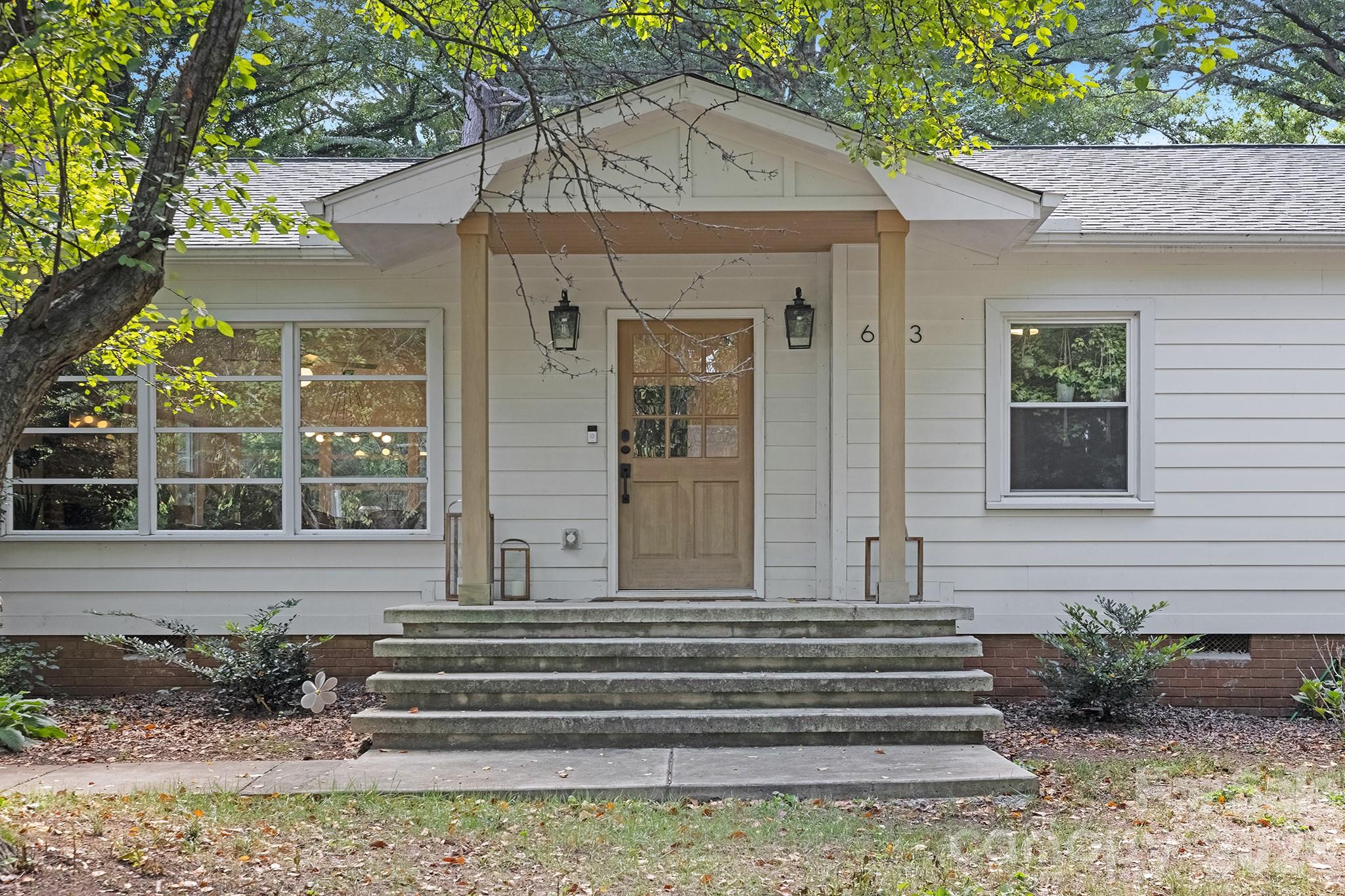 6213 Sharon Road Property Photo 4