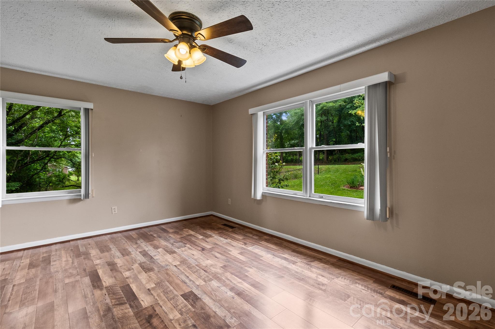 3225 Frank Grigg Drive Property Photo 4