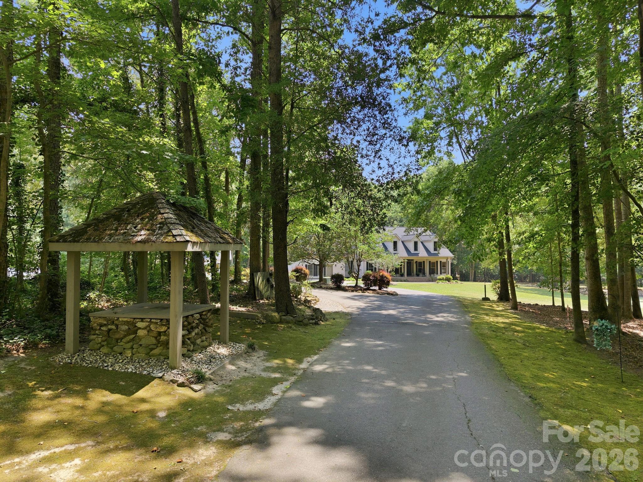 5865 Faith Road Property Photo 4