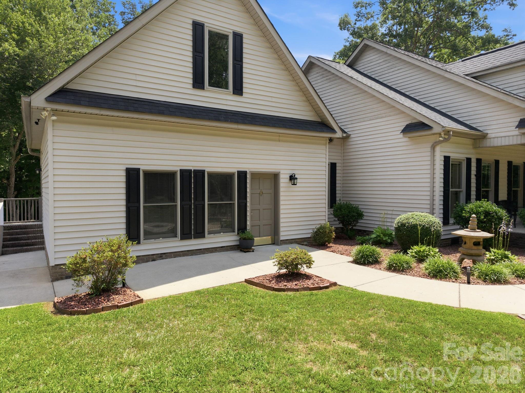 5865 Faith Road Property Photo 7