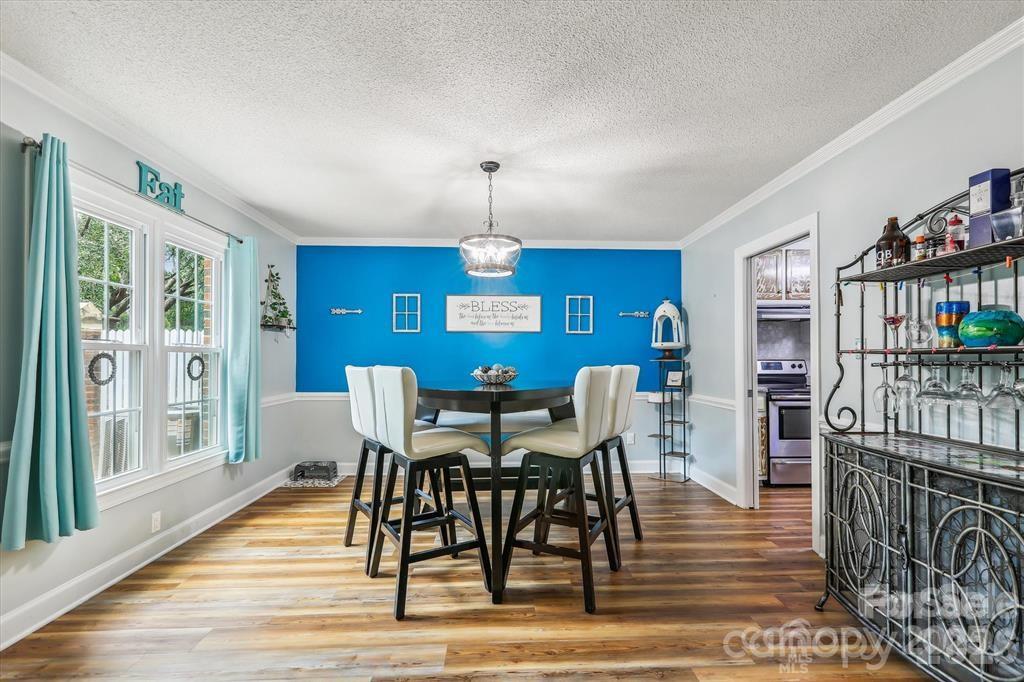 806 Colony Oaks Drive Property Photo 14