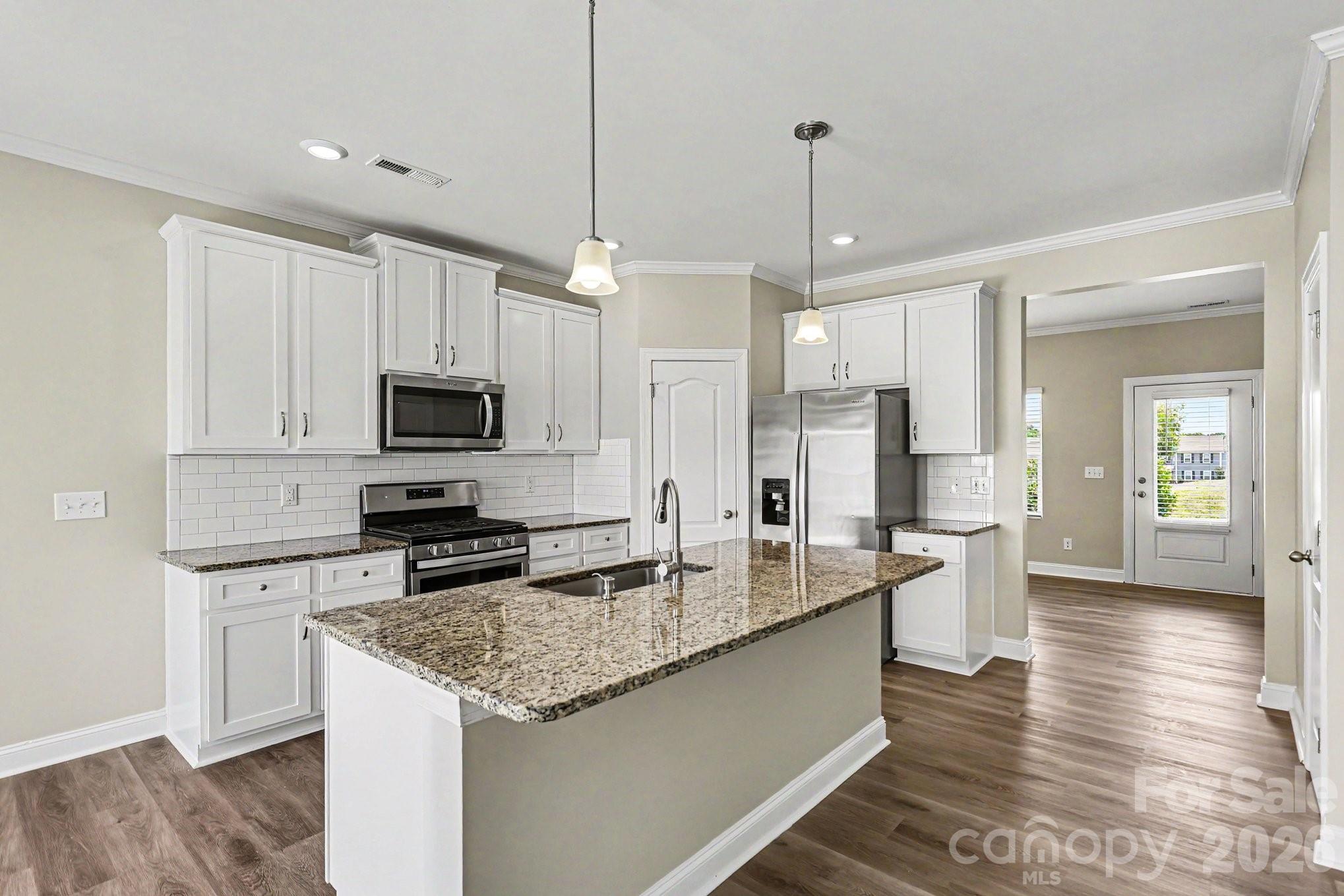 2139 Vecchio Drive Property Photo 9
