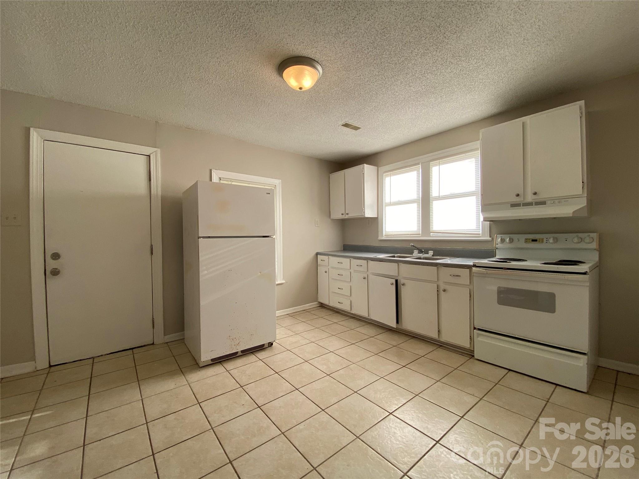 1104 Baker Boulevard Property Photo 3