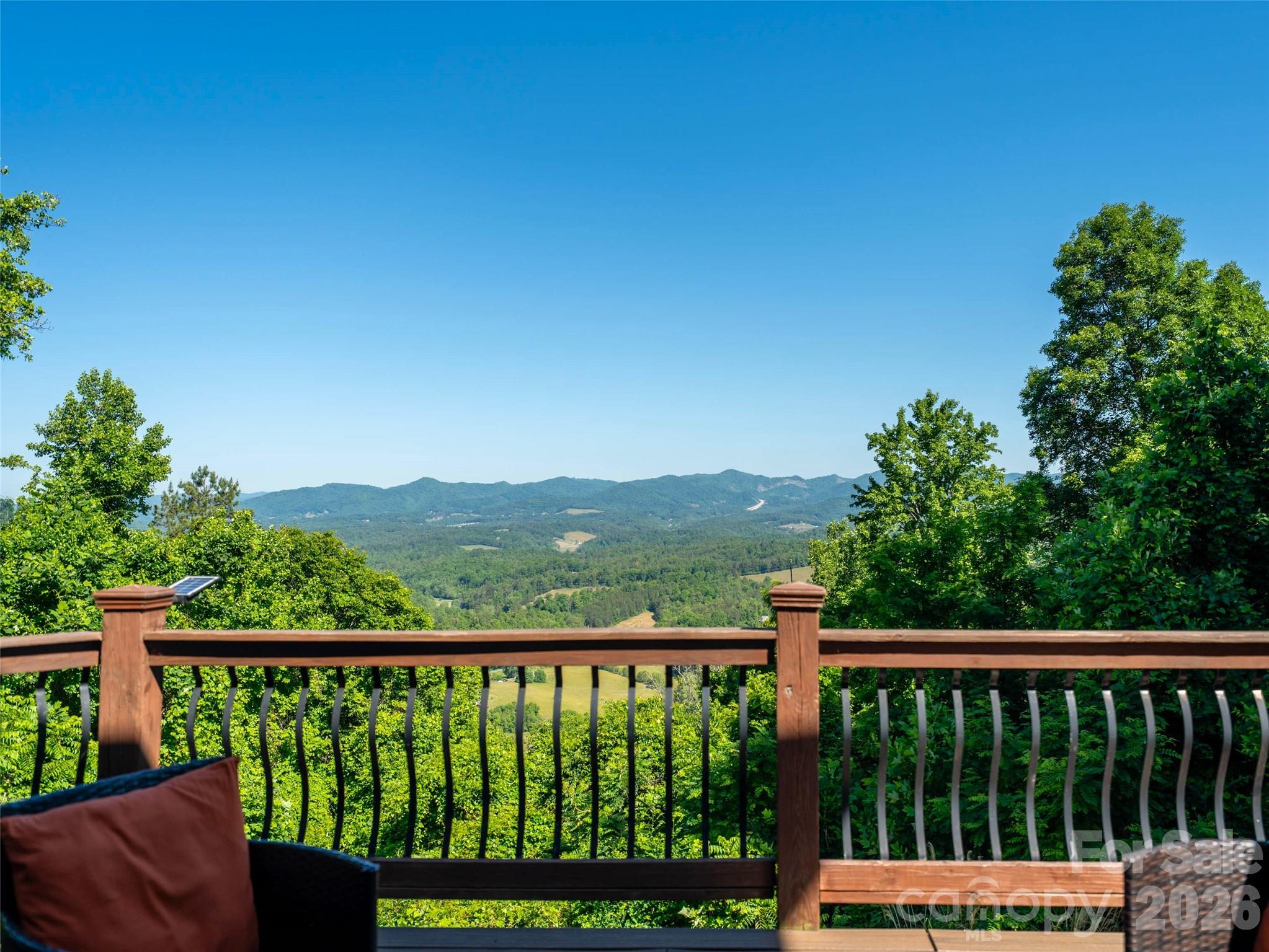 350 Vista Point Drive Property Photo 3