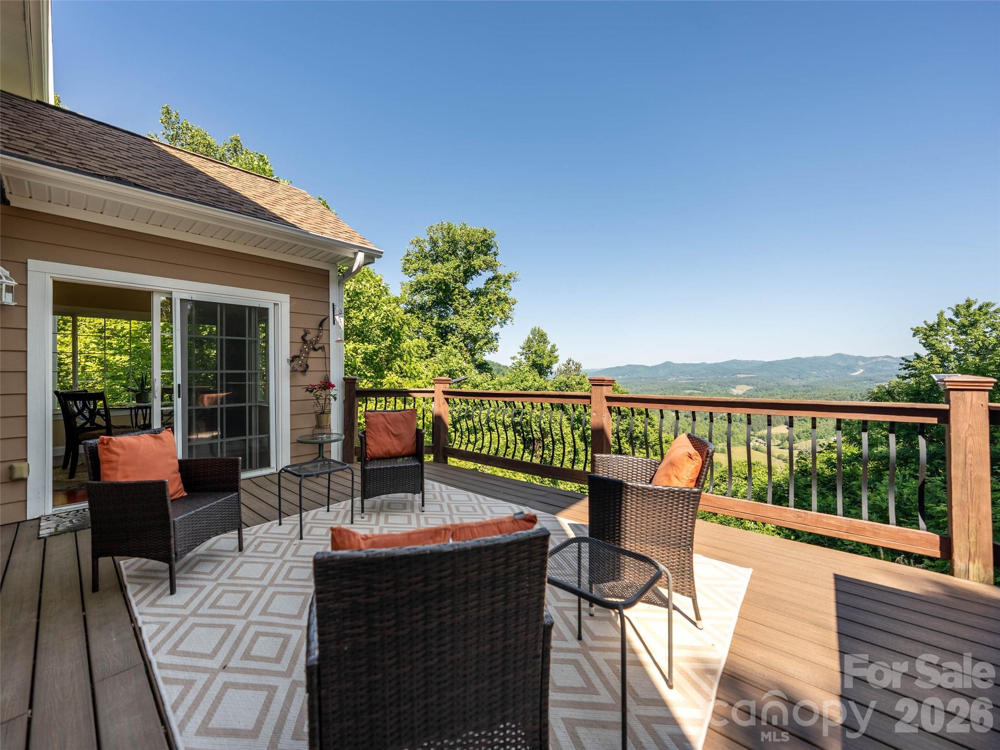350 Vista Point Drive Property Photo 5