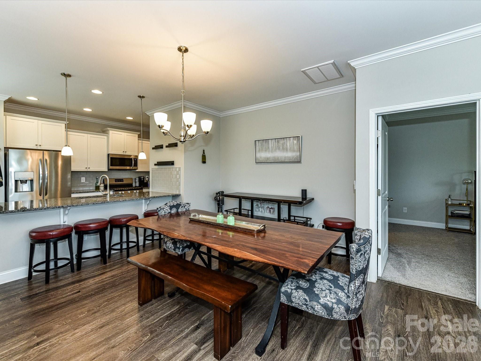 905 Pennington Drive Property Photo 11