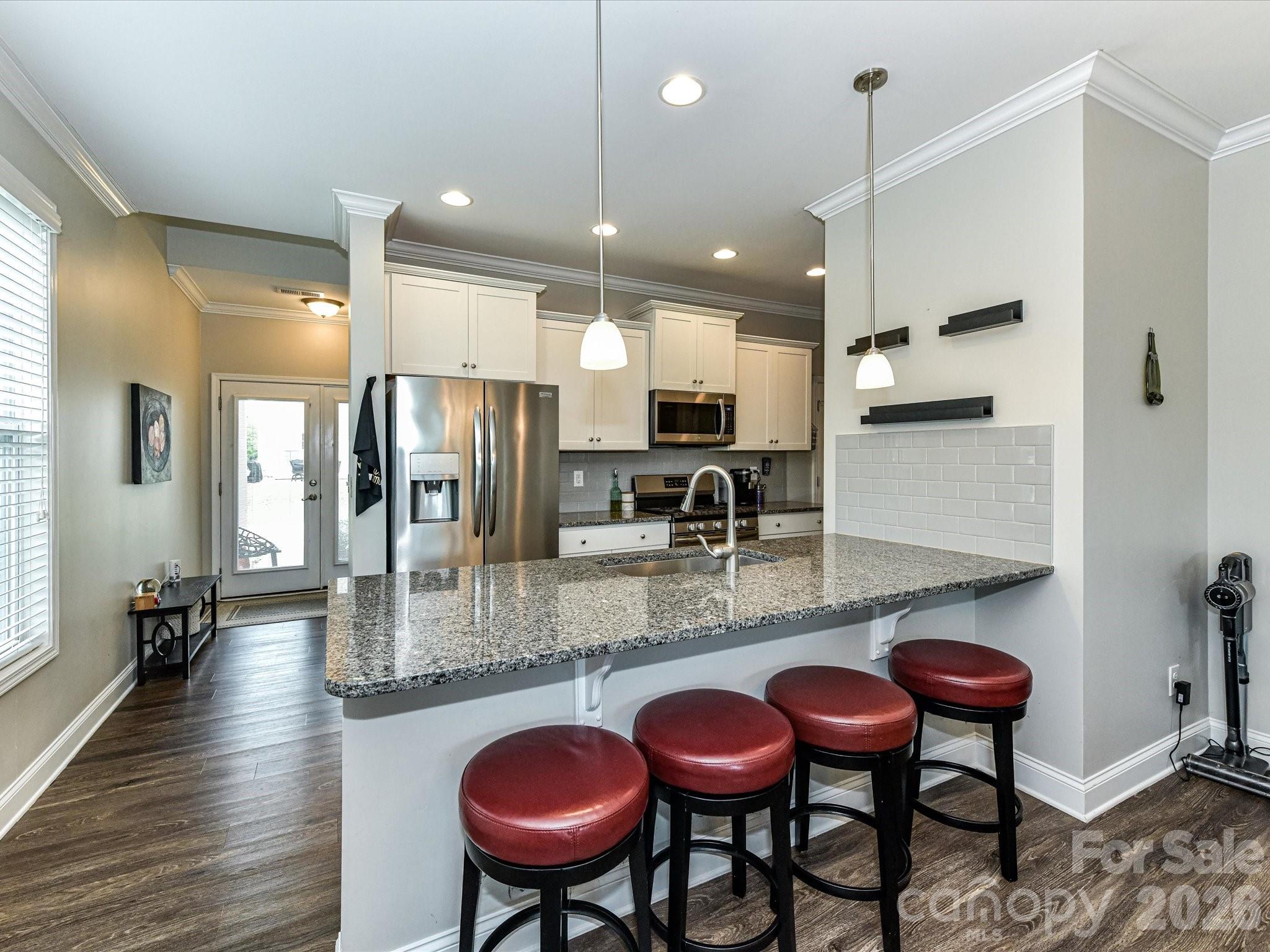 905 Pennington Drive Property Photo 15