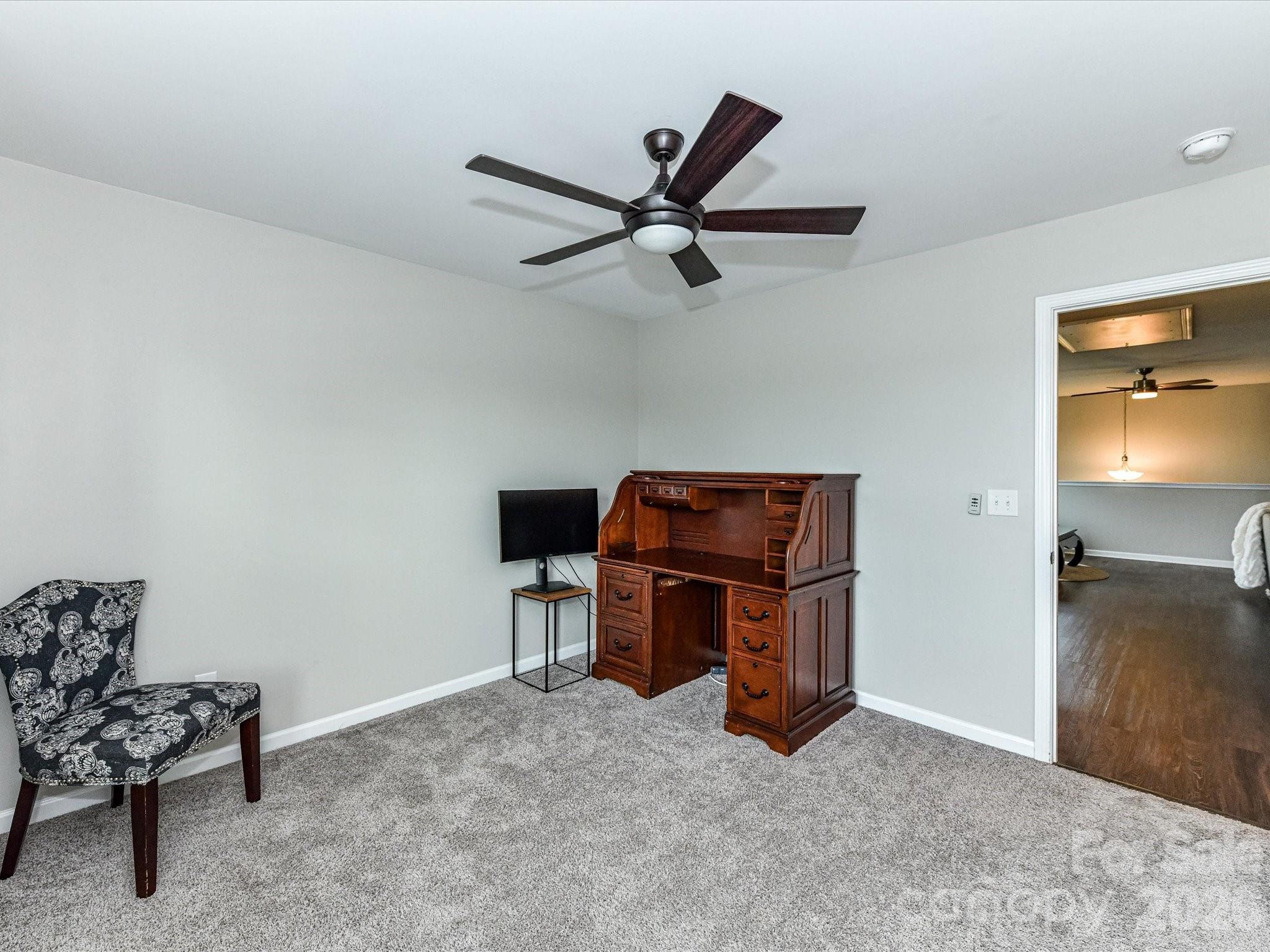905 Pennington Drive Property Photo 32