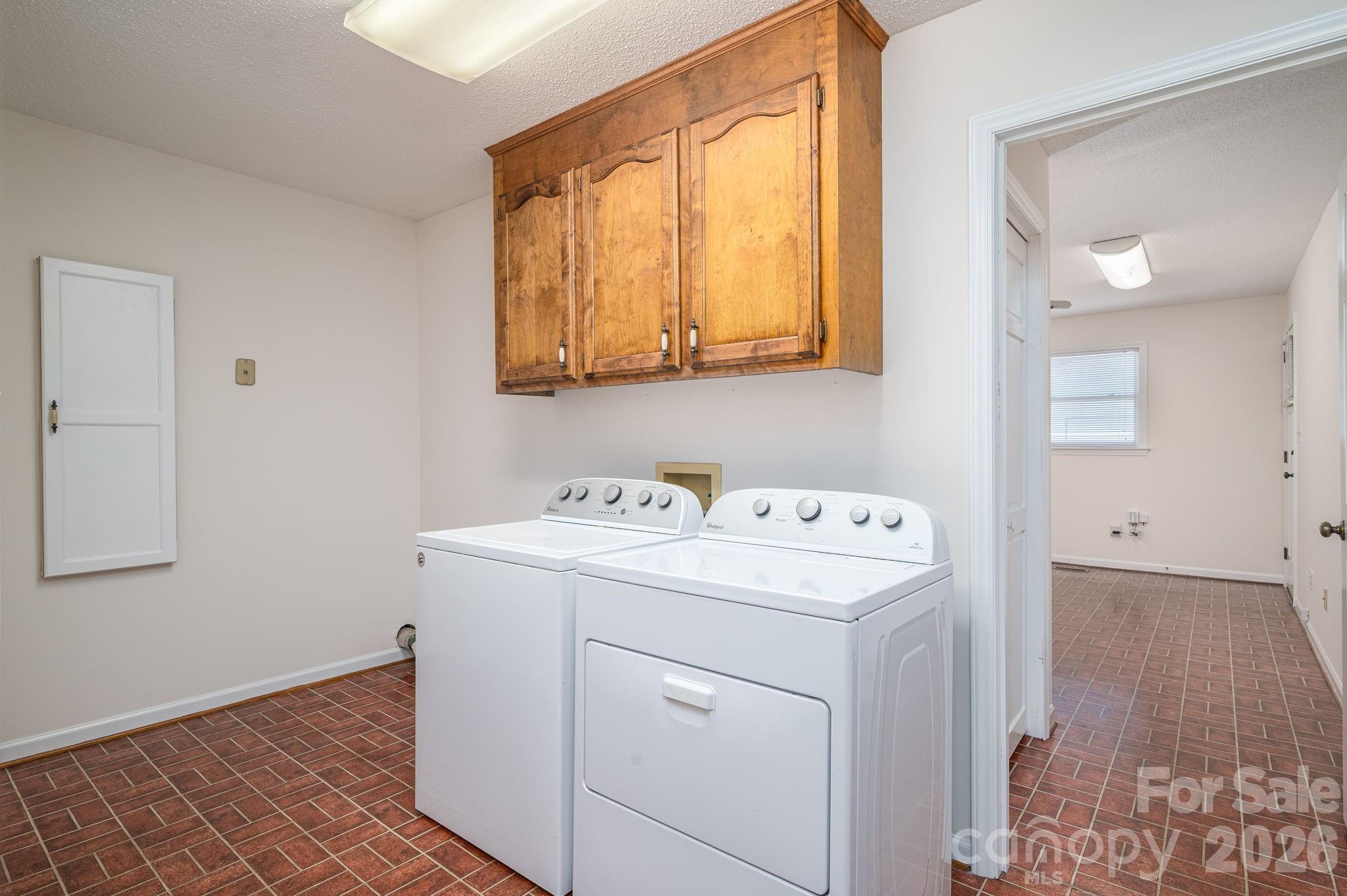 1920 Echo Lane Property Photo 12