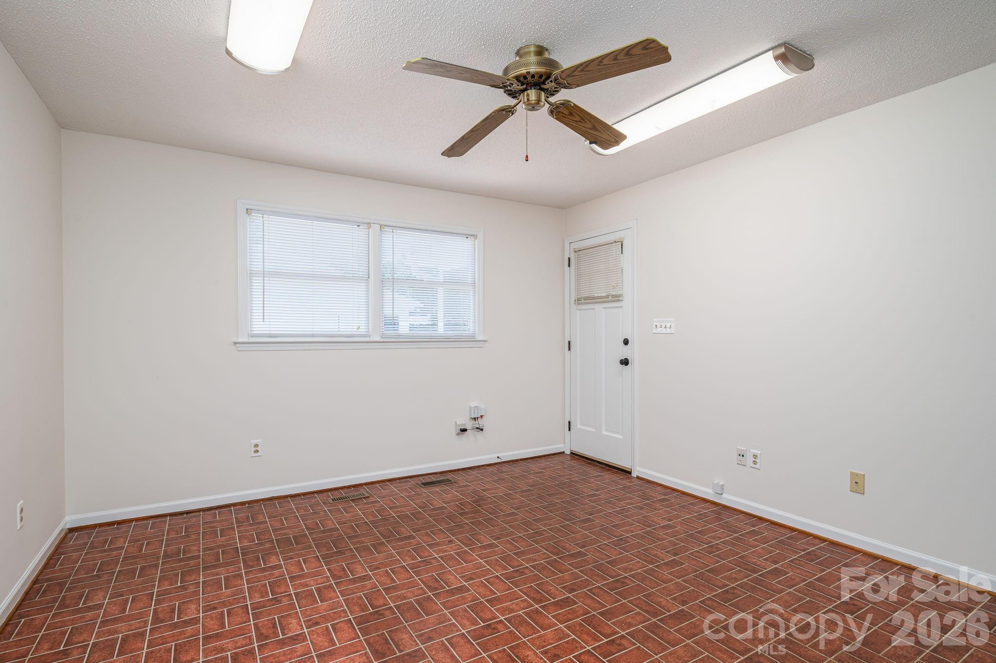 1920 Echo Lane Property Photo 26