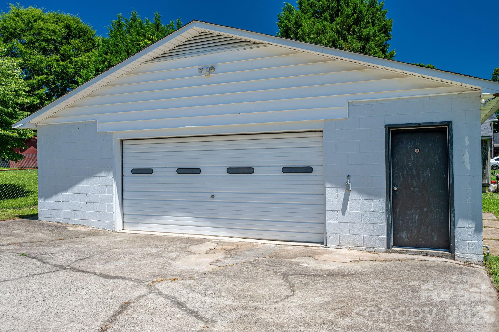 1920 Echo Lane Property Photo 39
