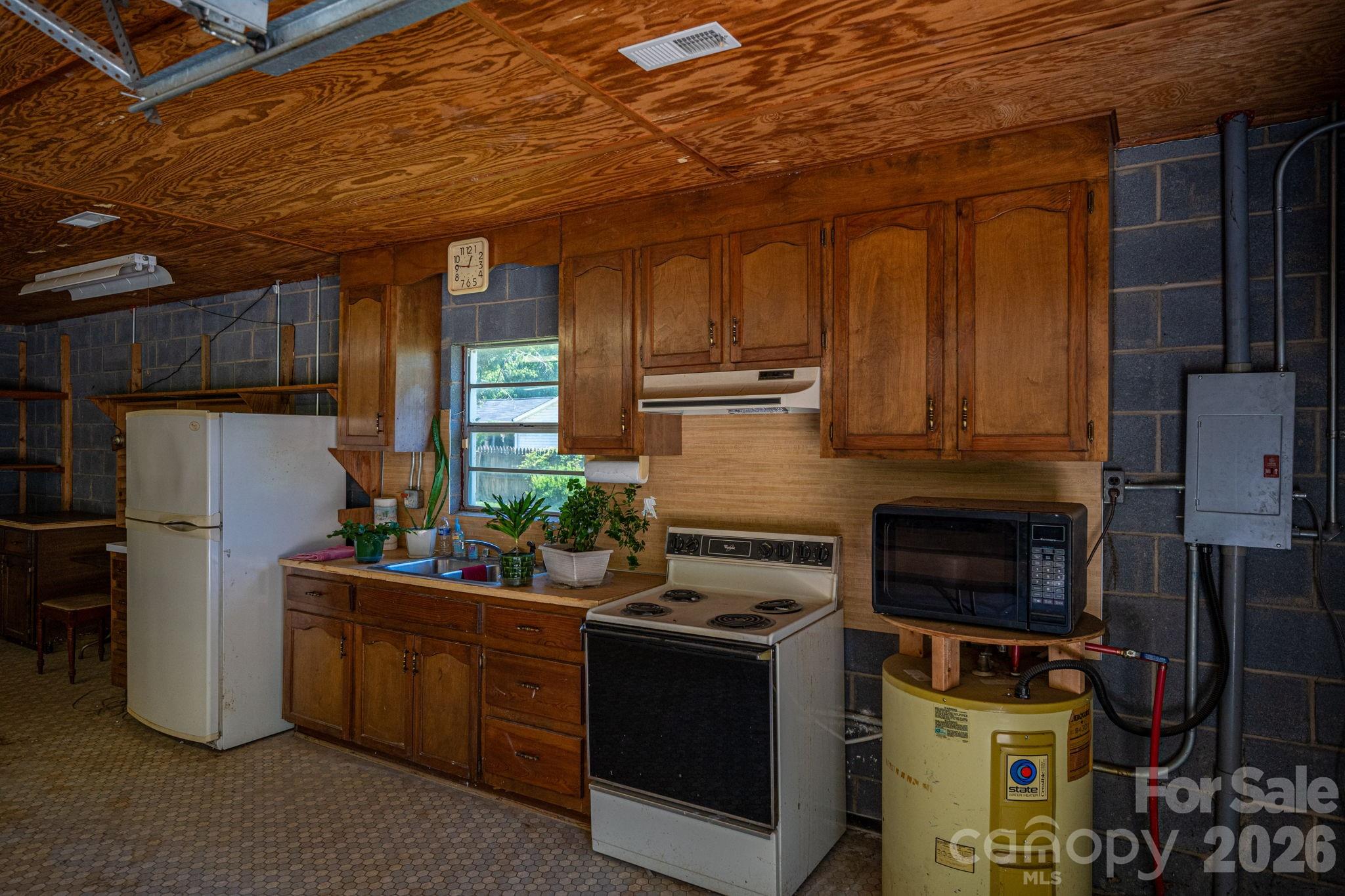1920 Echo Lane Property Photo 41