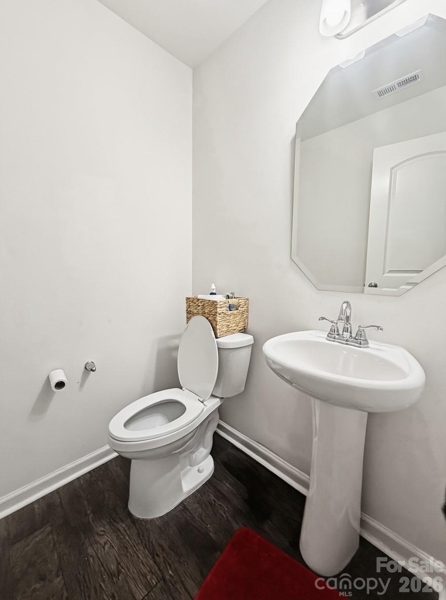 244 Amberly Circle Property Photo 12